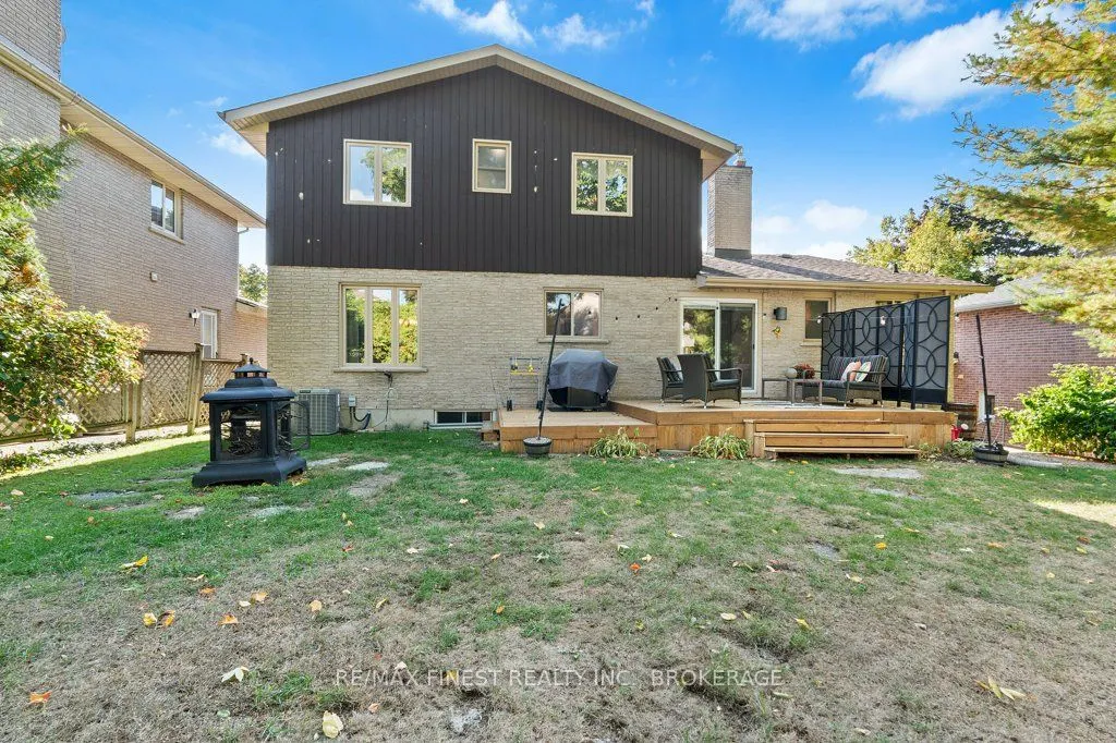 550 Rankin Crescent