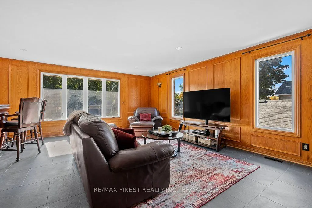 550 Rankin Crescent