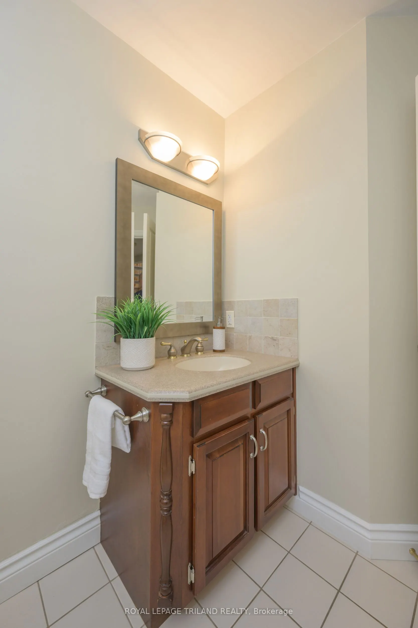 1399 Commissioners Road W, #12