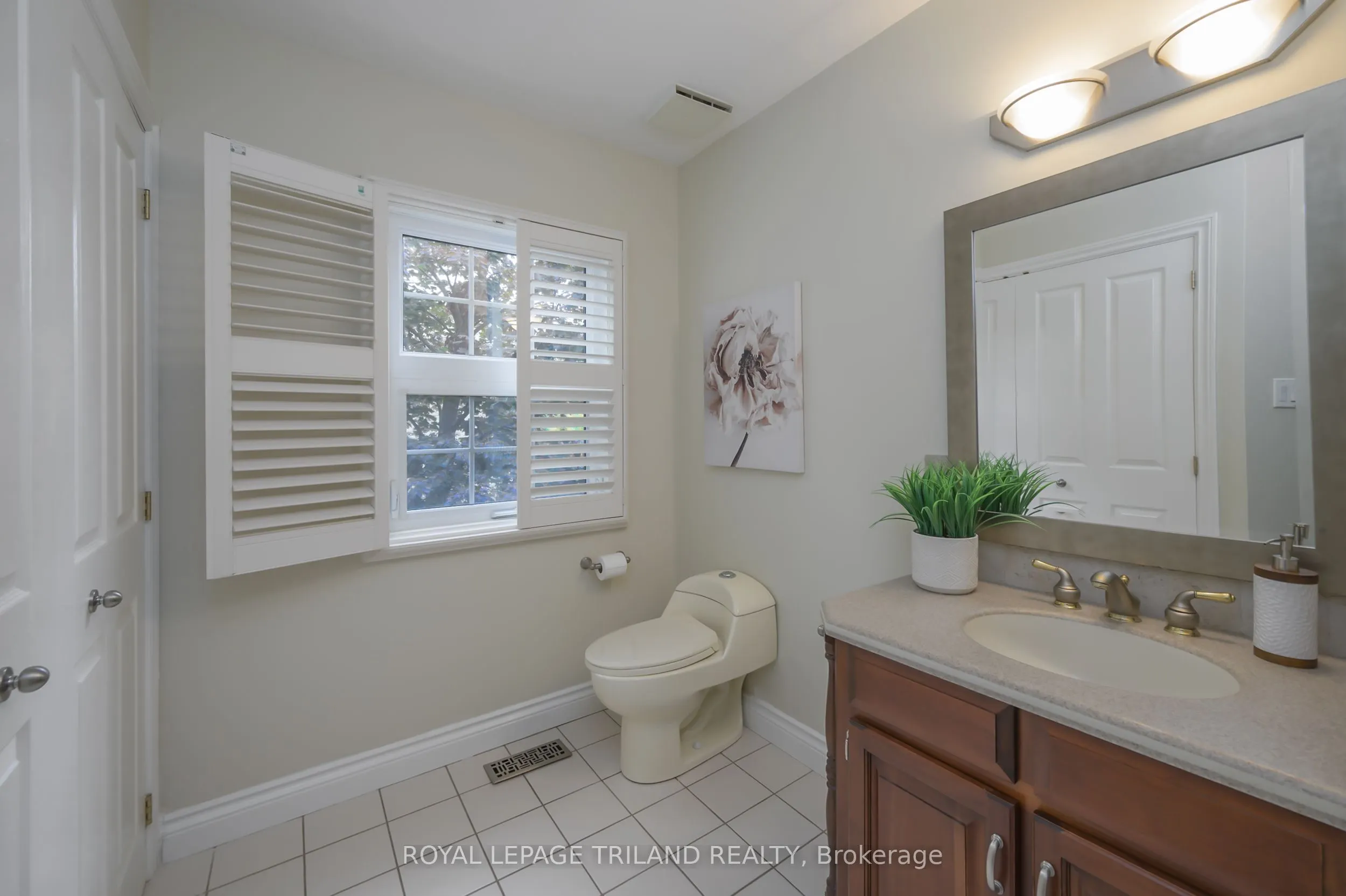 1399 Commissioners Road W, #12