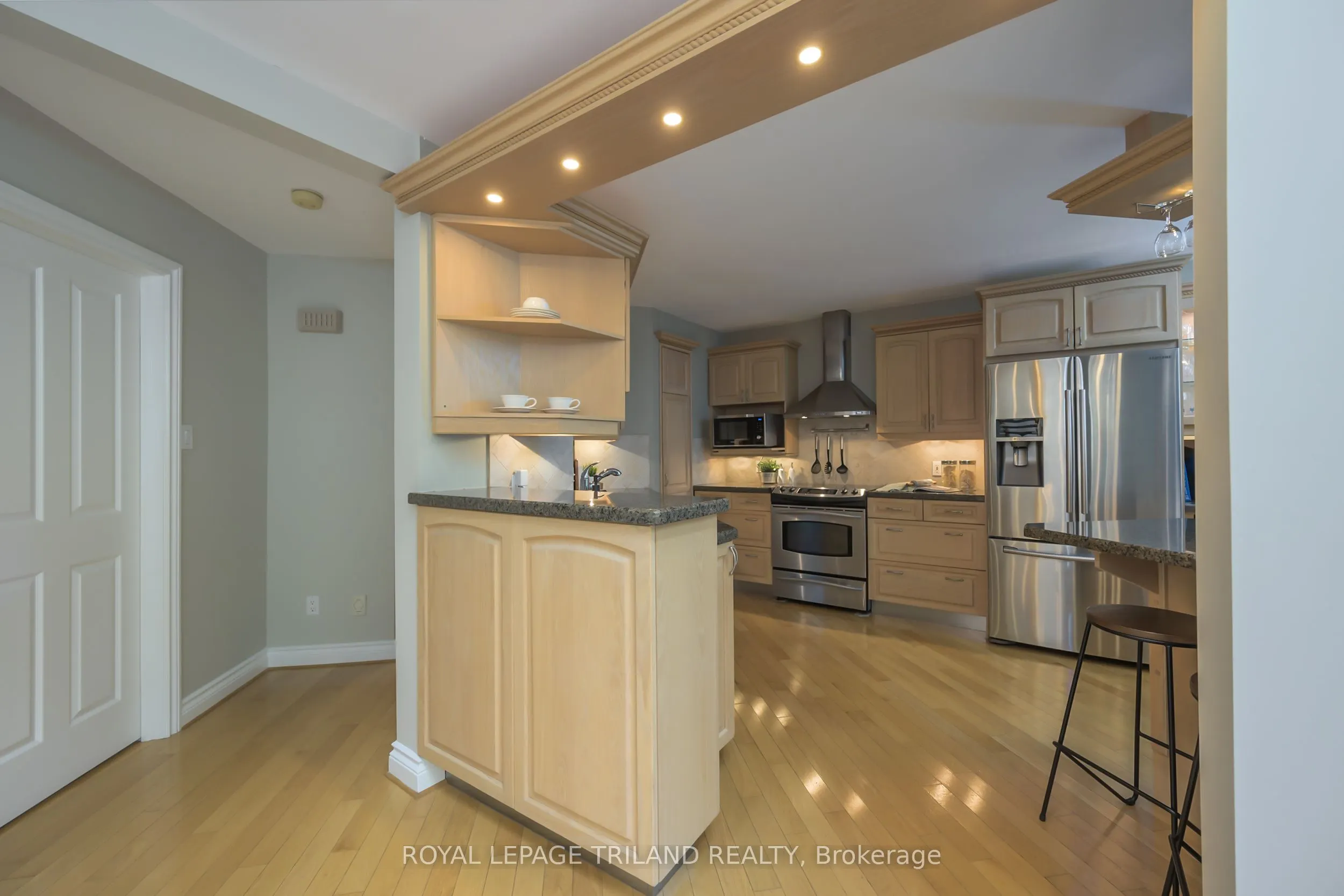 1399 Commissioners Road W, #12