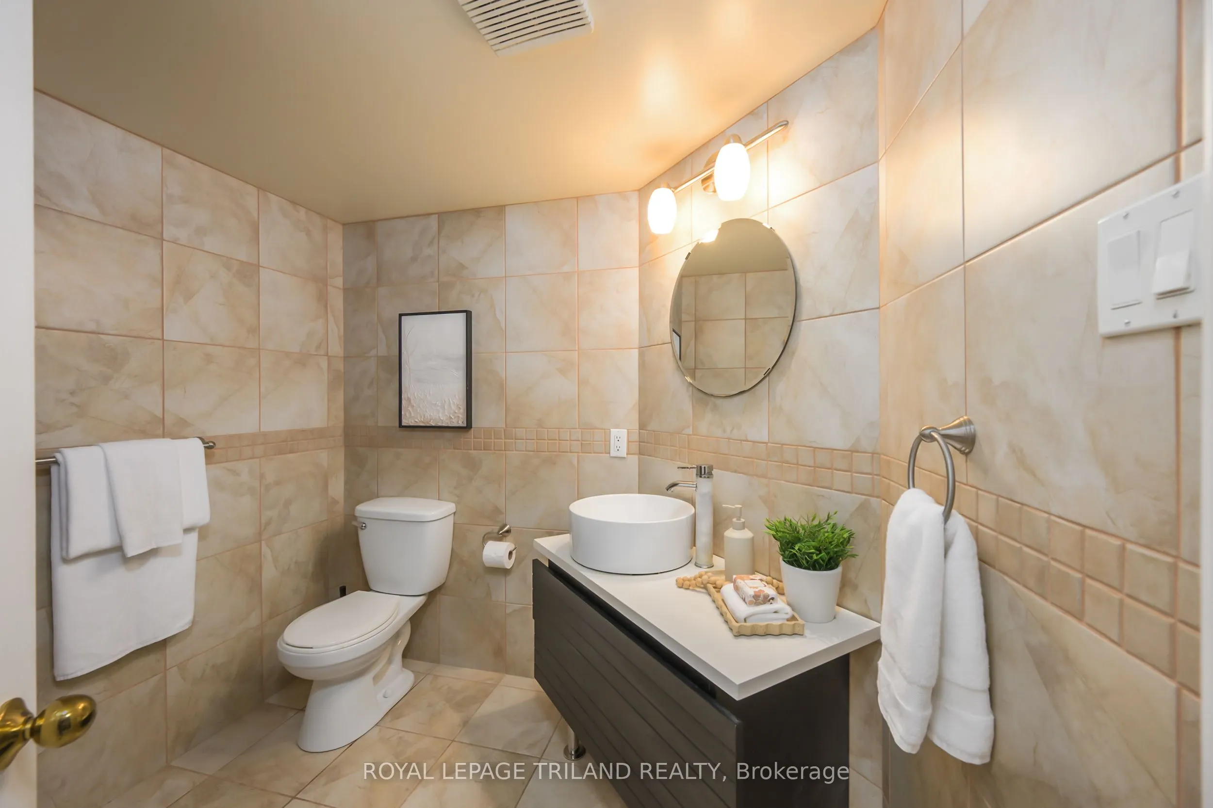 1399 Commissioners Road W, #12