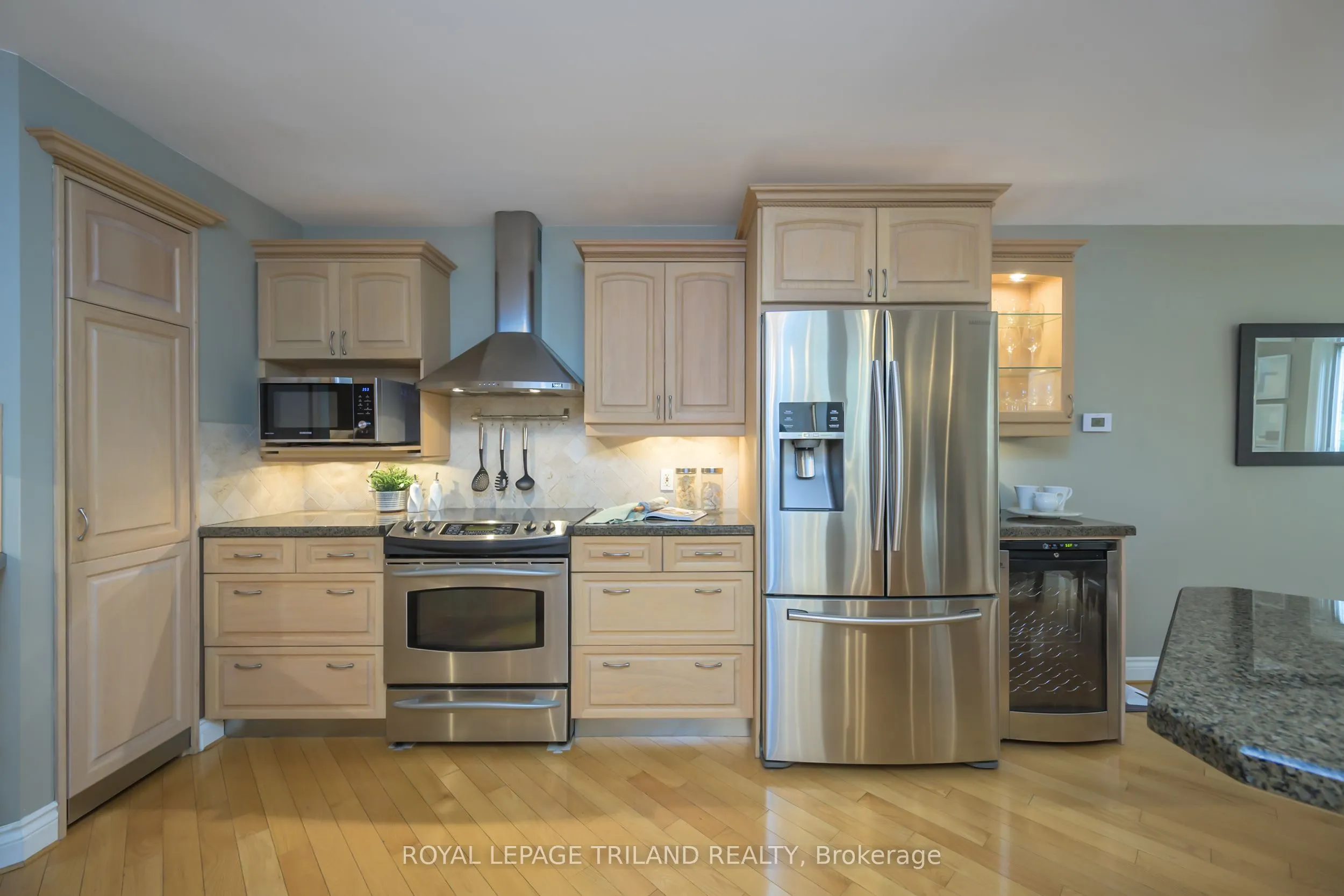 1399 Commissioners Road W, #12