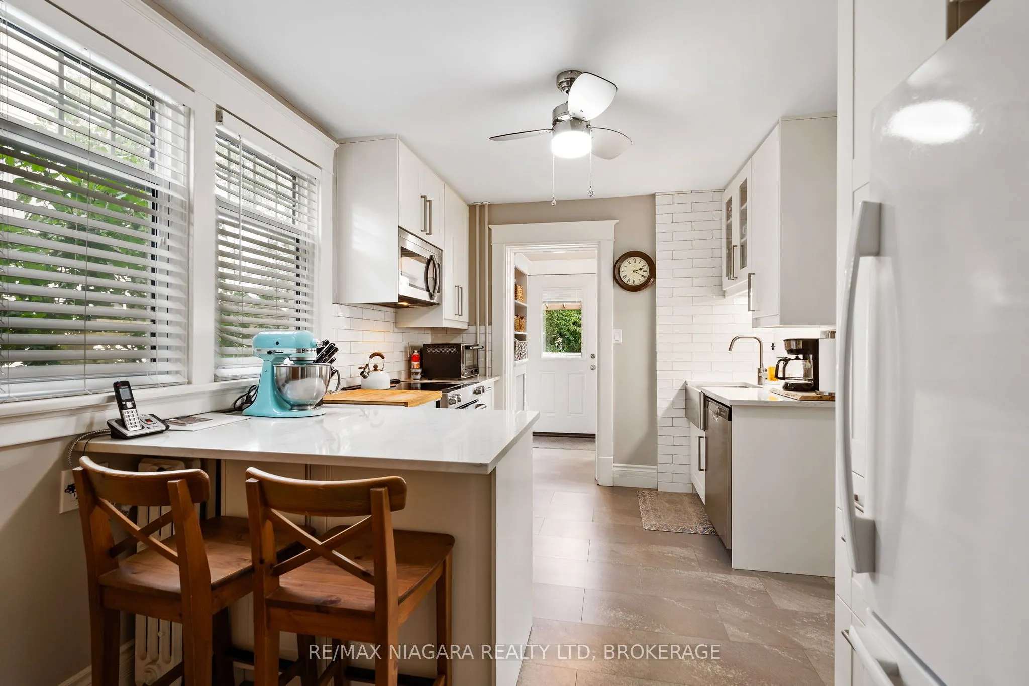118 Dufferin Street E