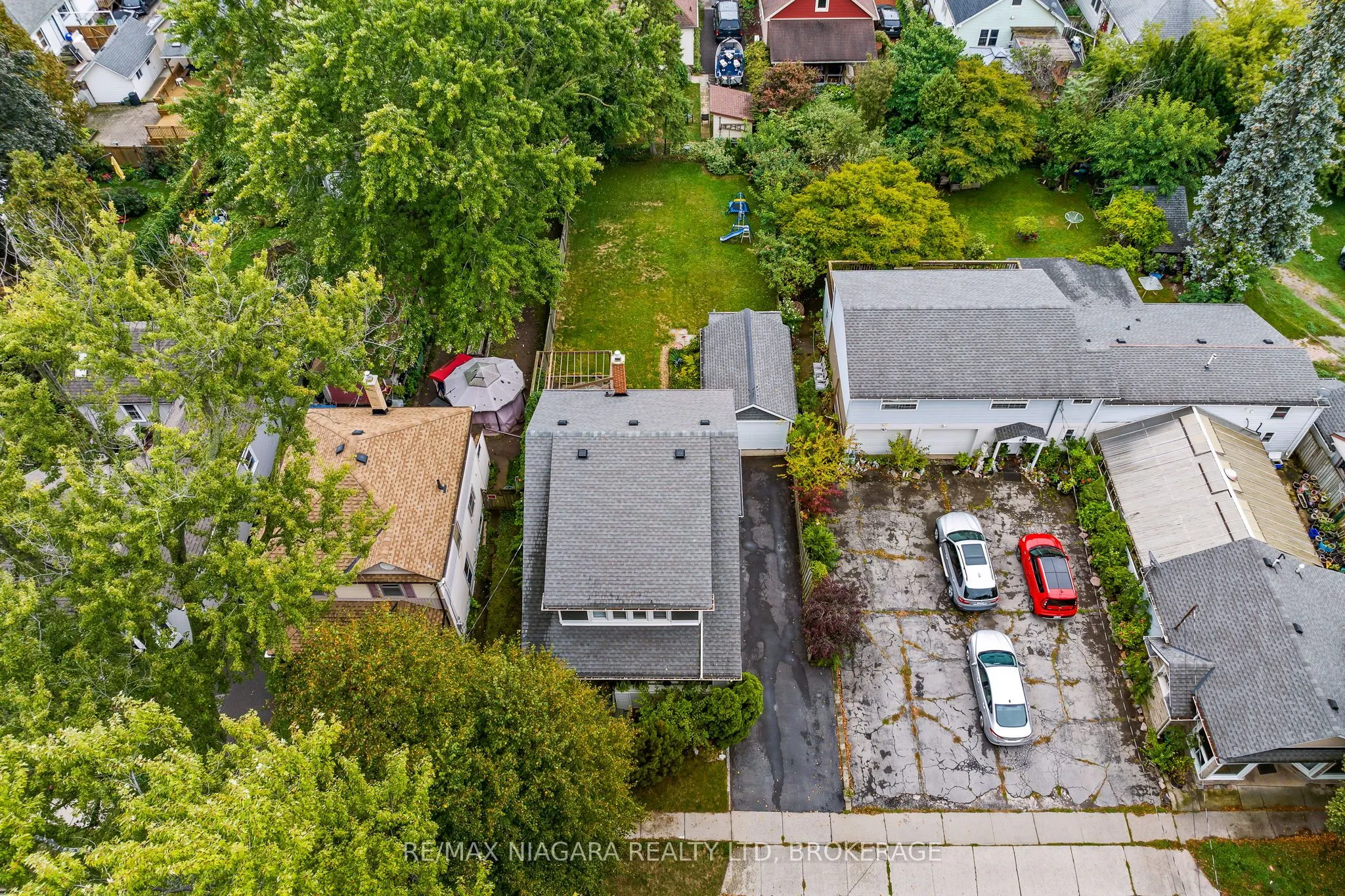 118 Dufferin Street E