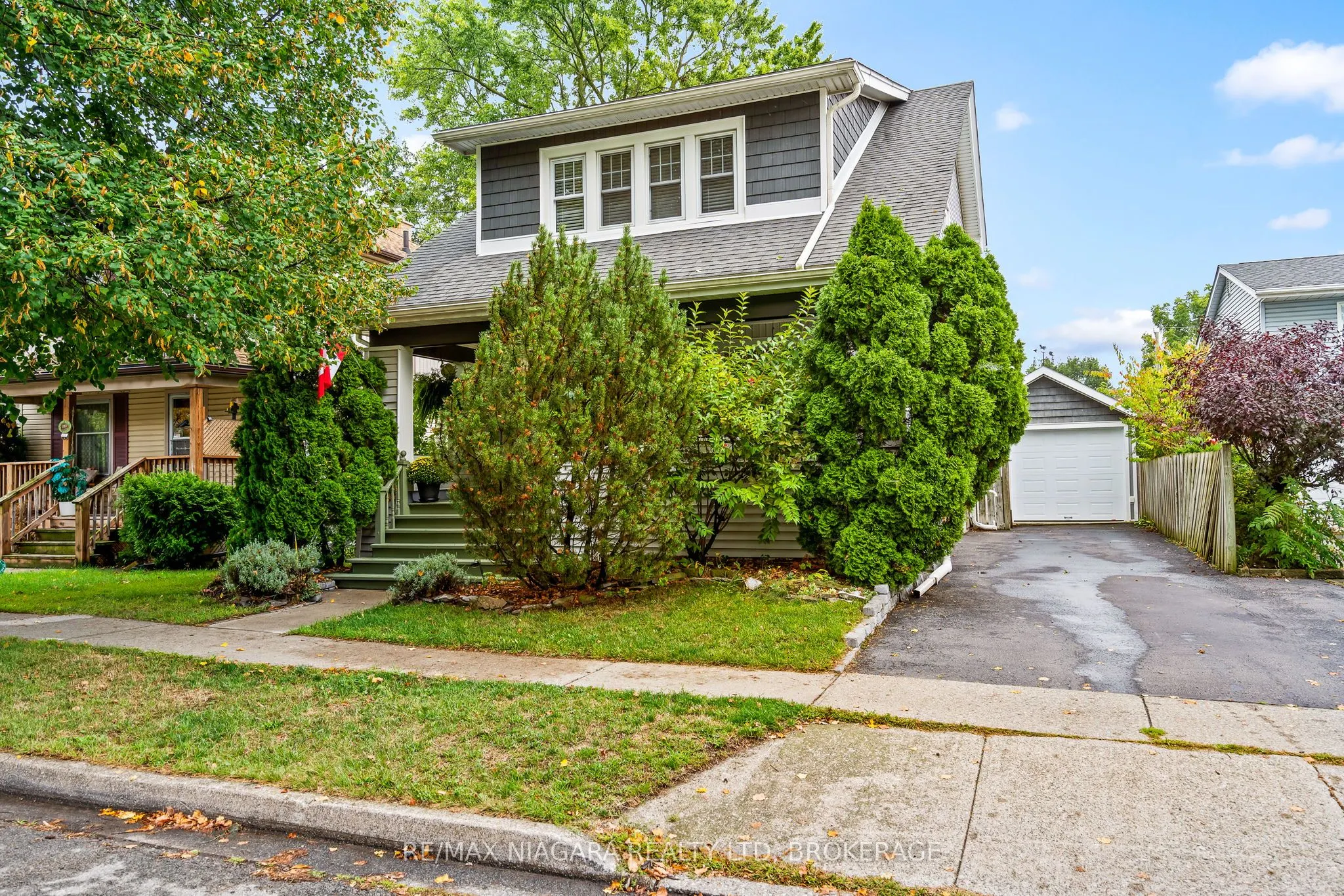118 Dufferin Street E