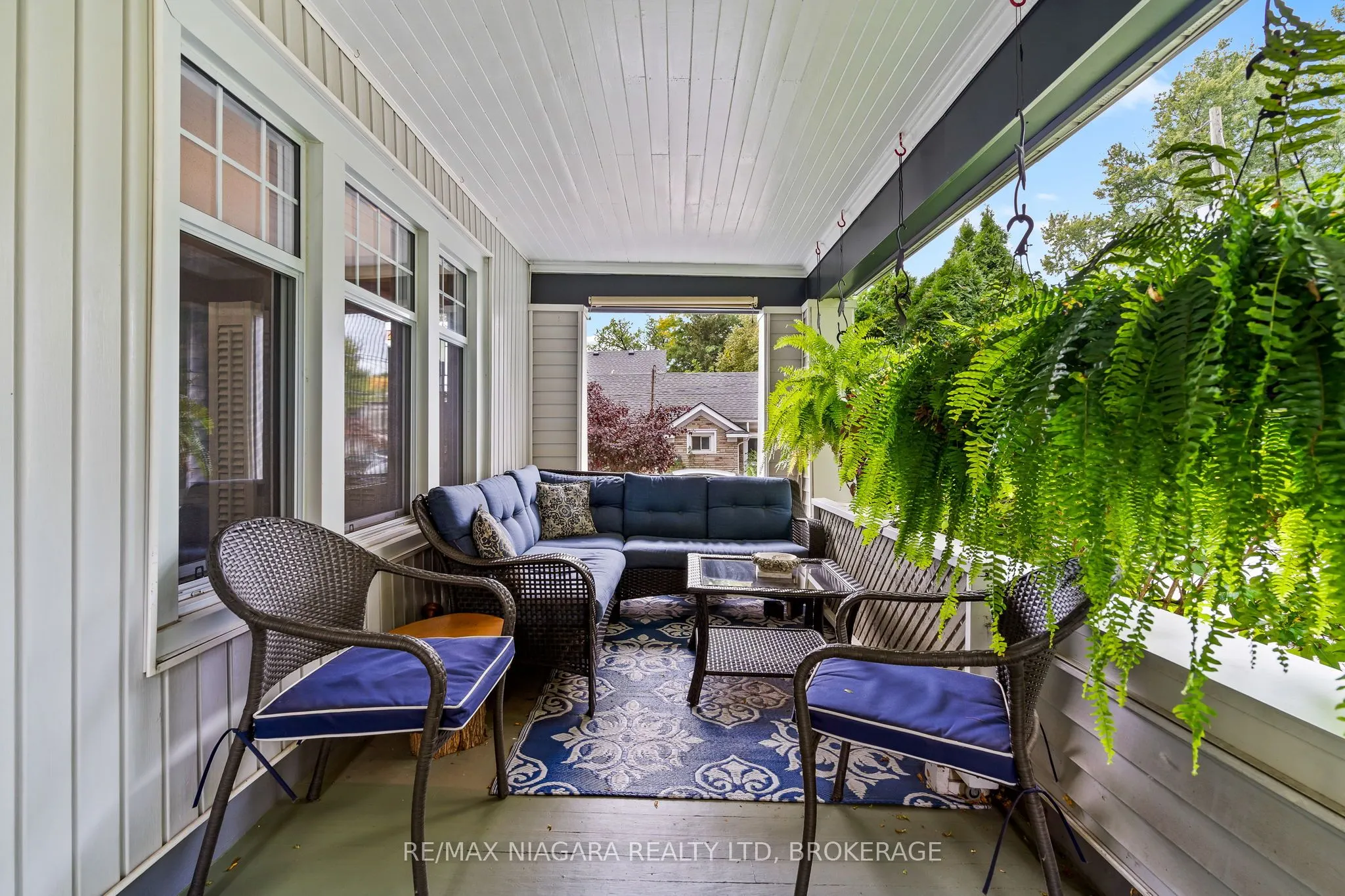 118 Dufferin Street E
