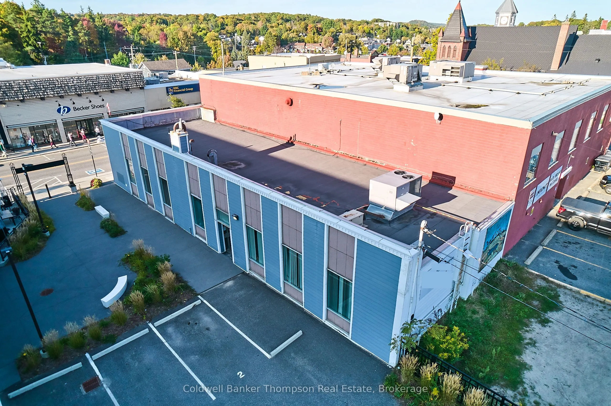 27 Main Street E
