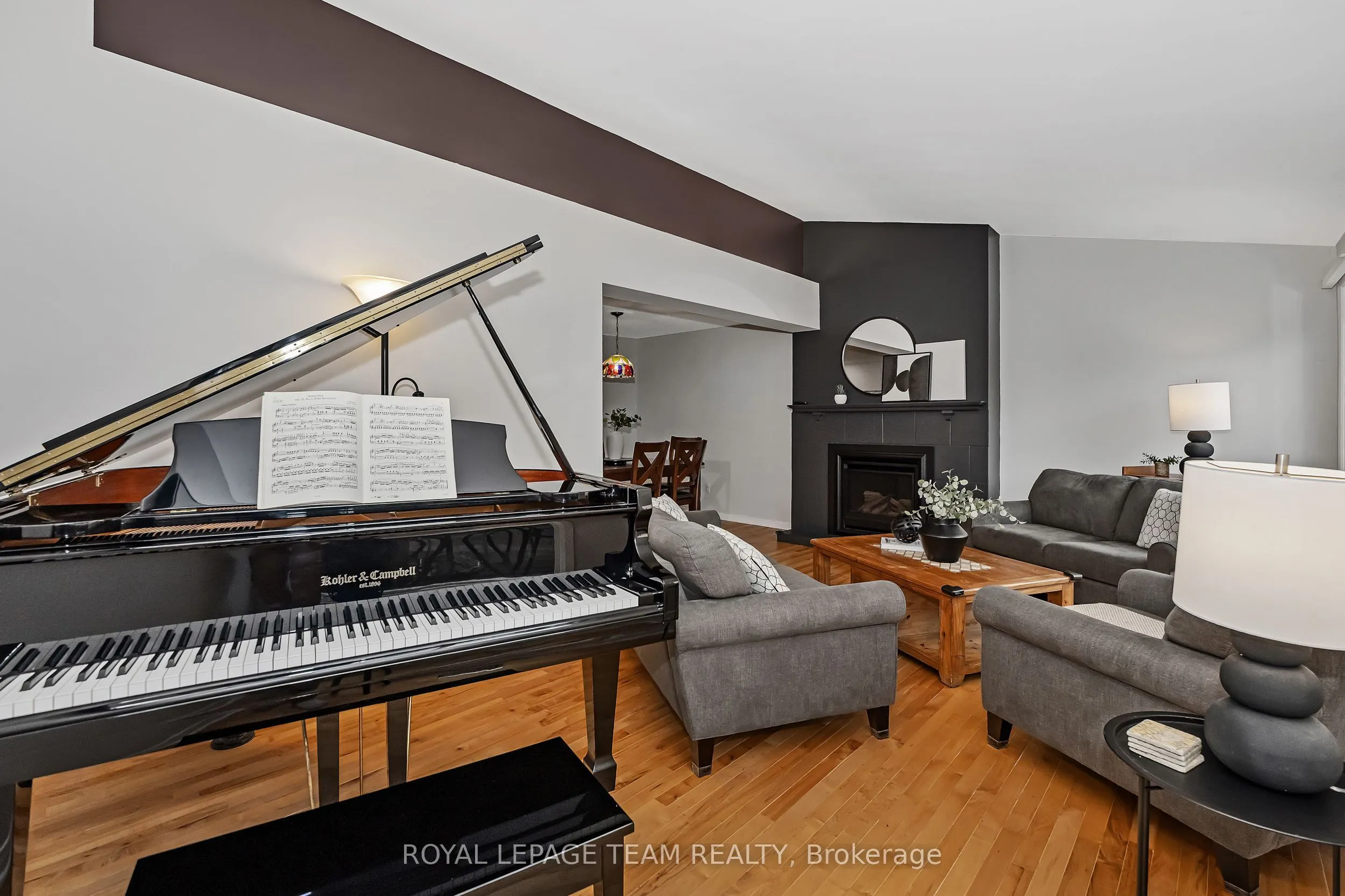 1095 Ambleside Drive, #21