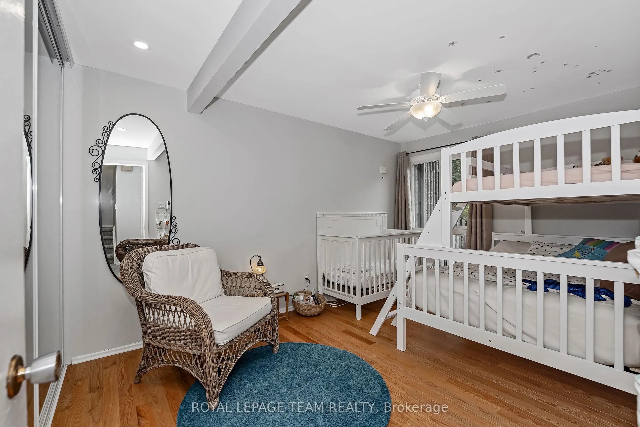 1095 Ambleside Drive, #21