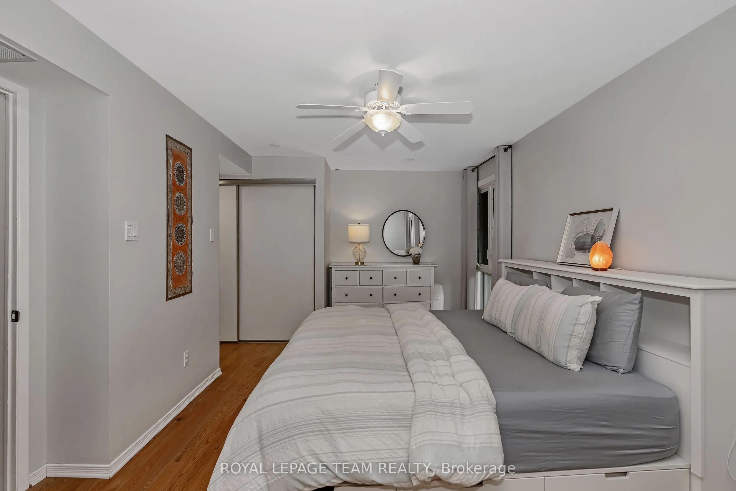 1095 Ambleside Drive, #21
