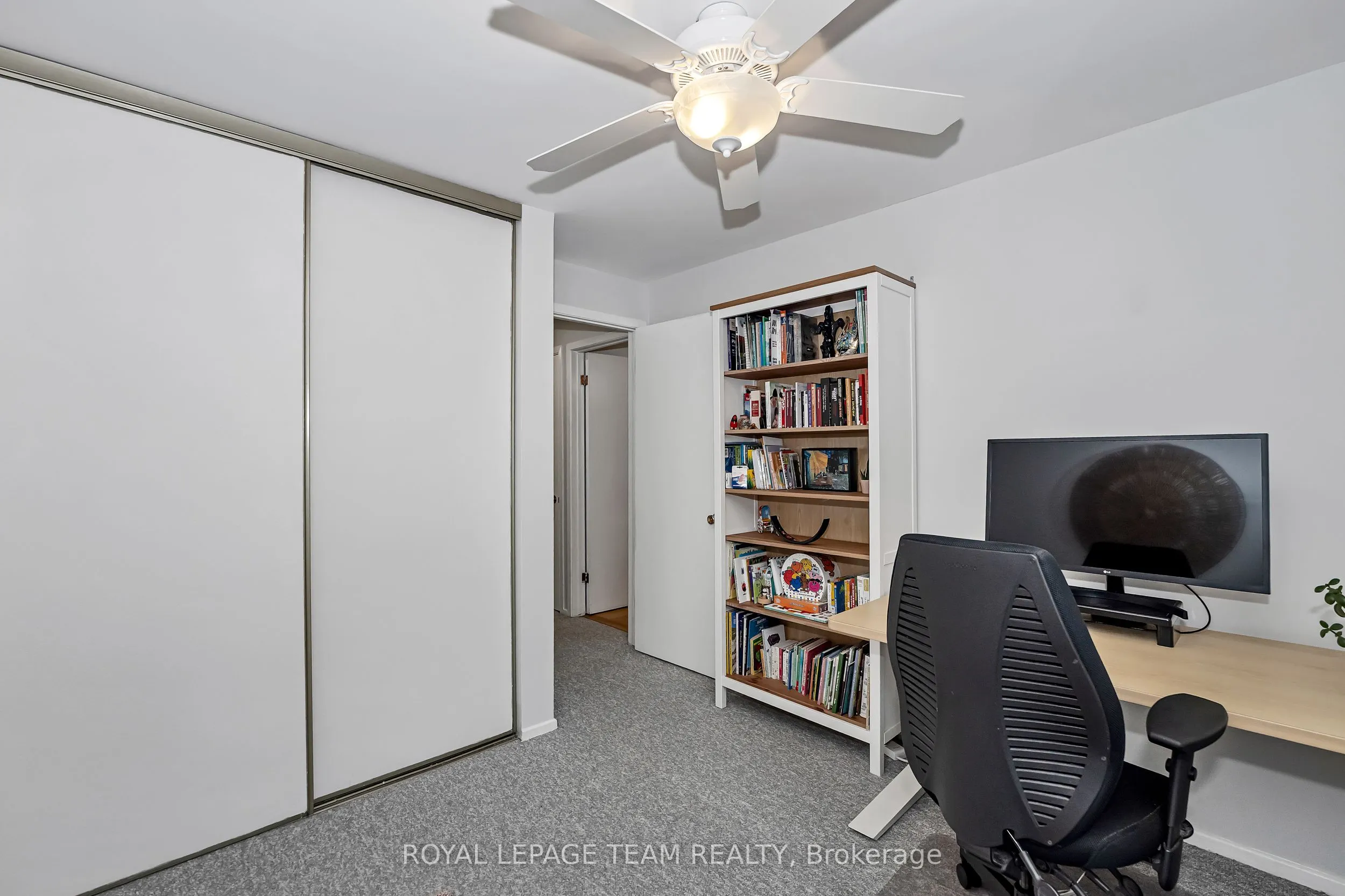 1095 Ambleside Drive, #21