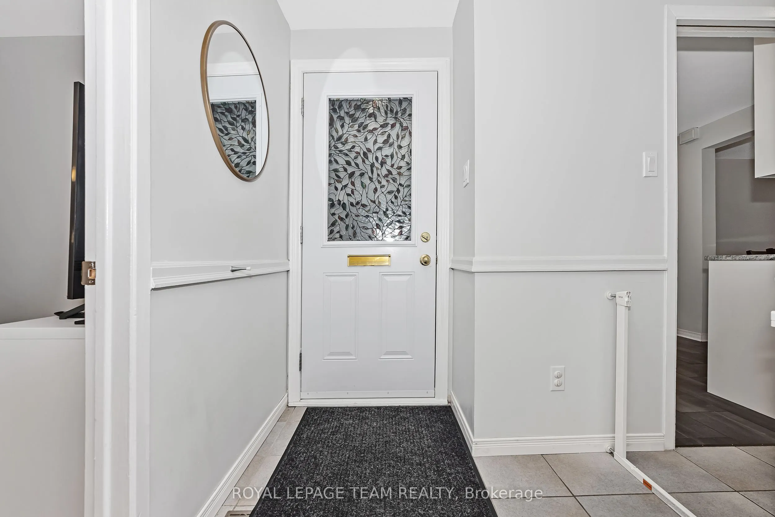 1095 Ambleside Drive, #21