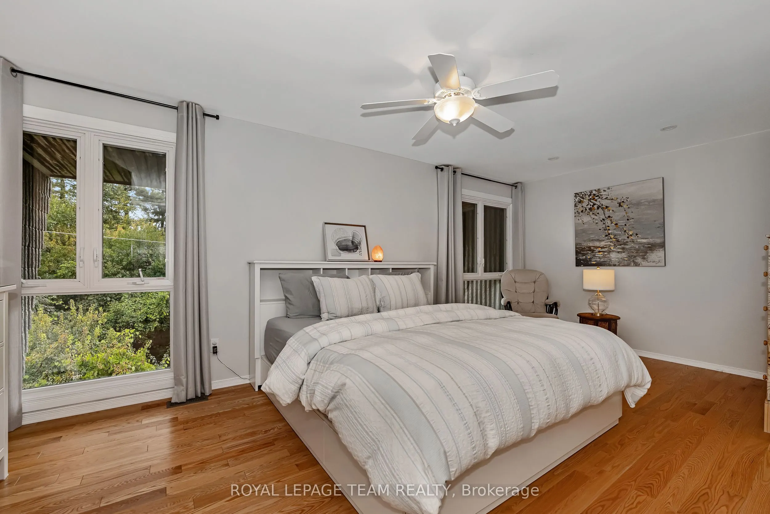 1095 Ambleside Drive, #21