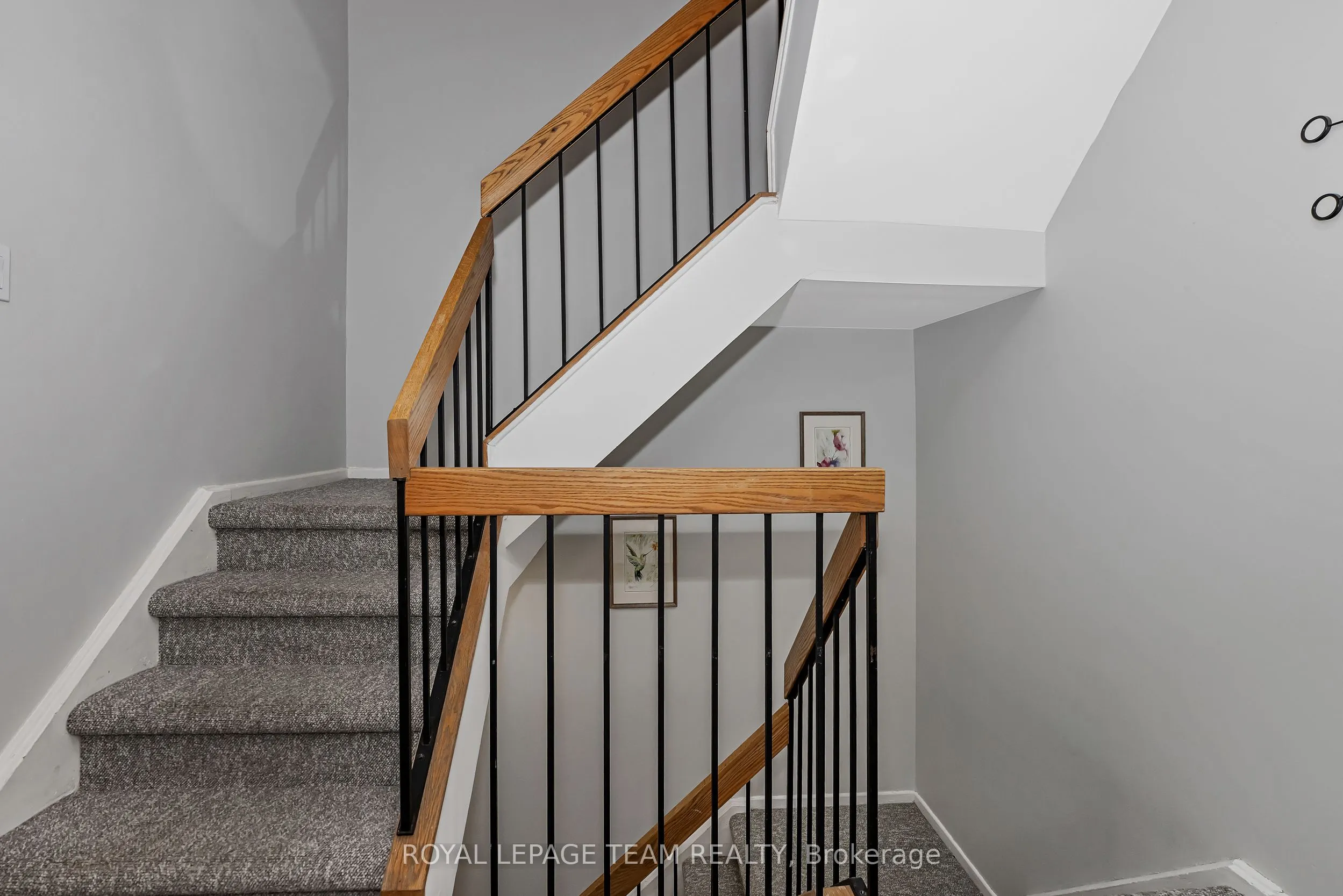 1095 Ambleside Drive, #21