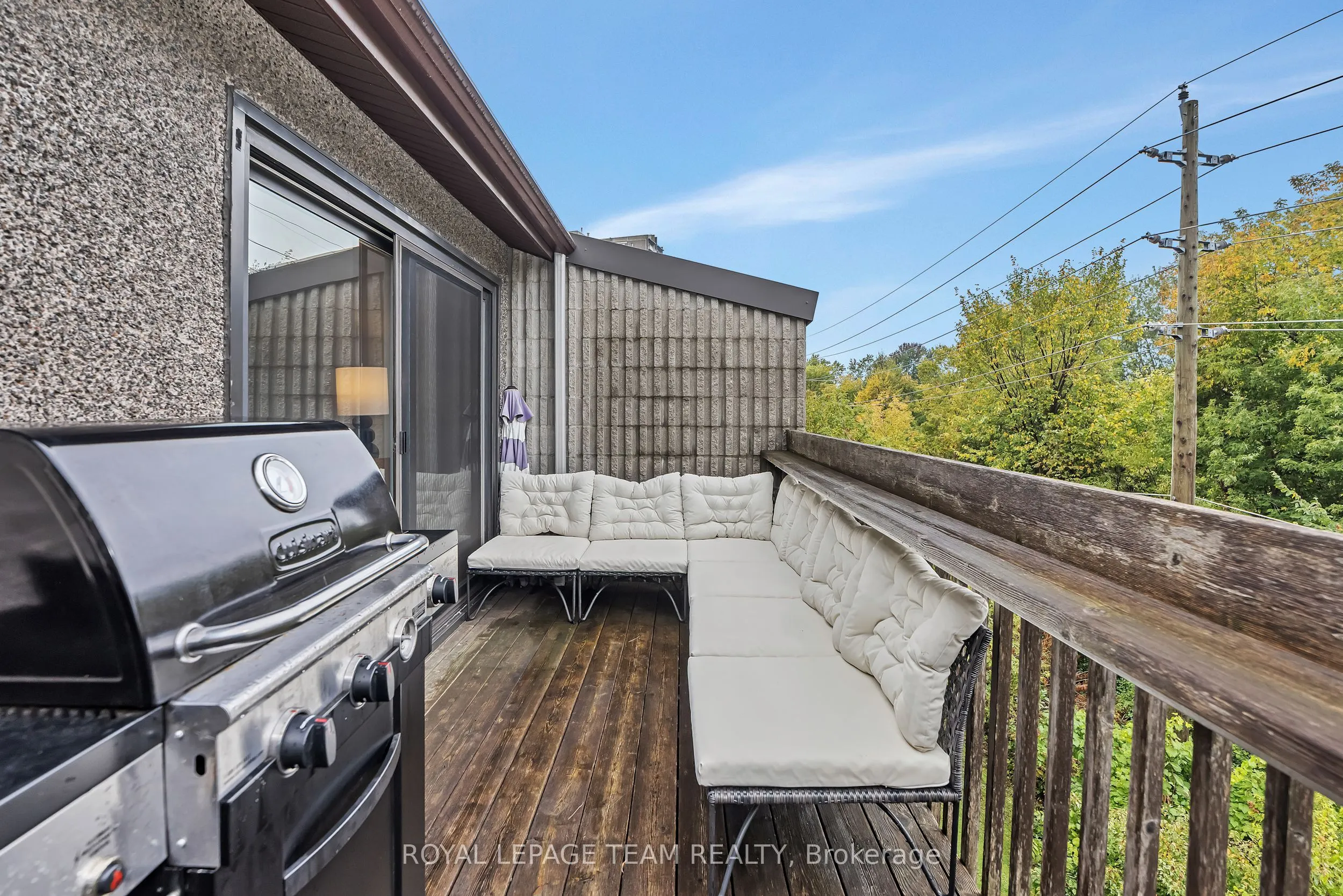 1095 Ambleside Drive, #21
