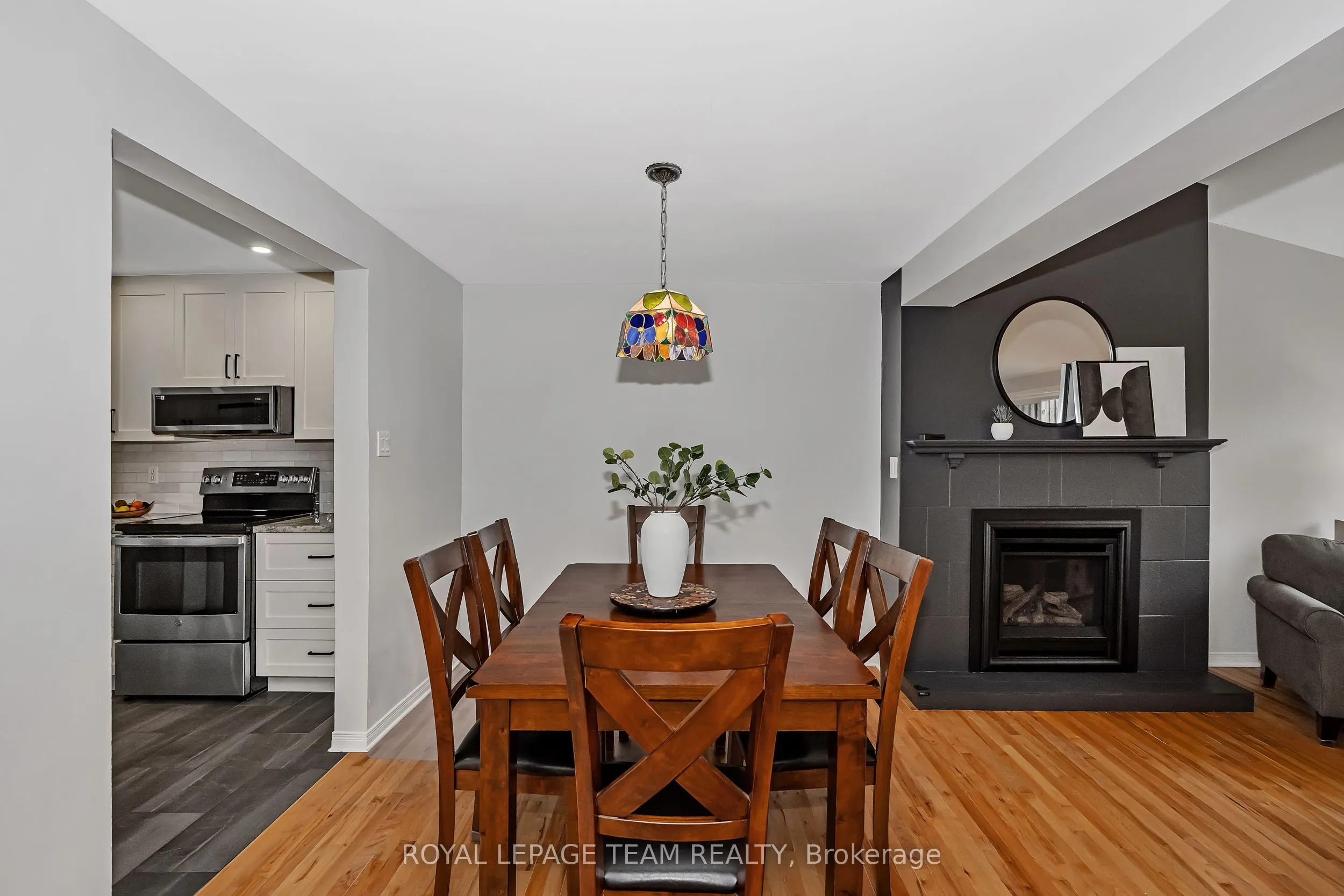 1095 Ambleside Drive, #21