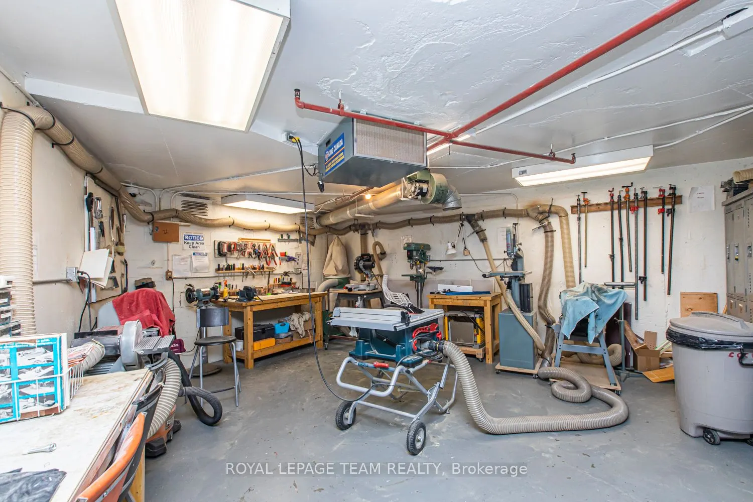 1095 Ambleside Drive, #21