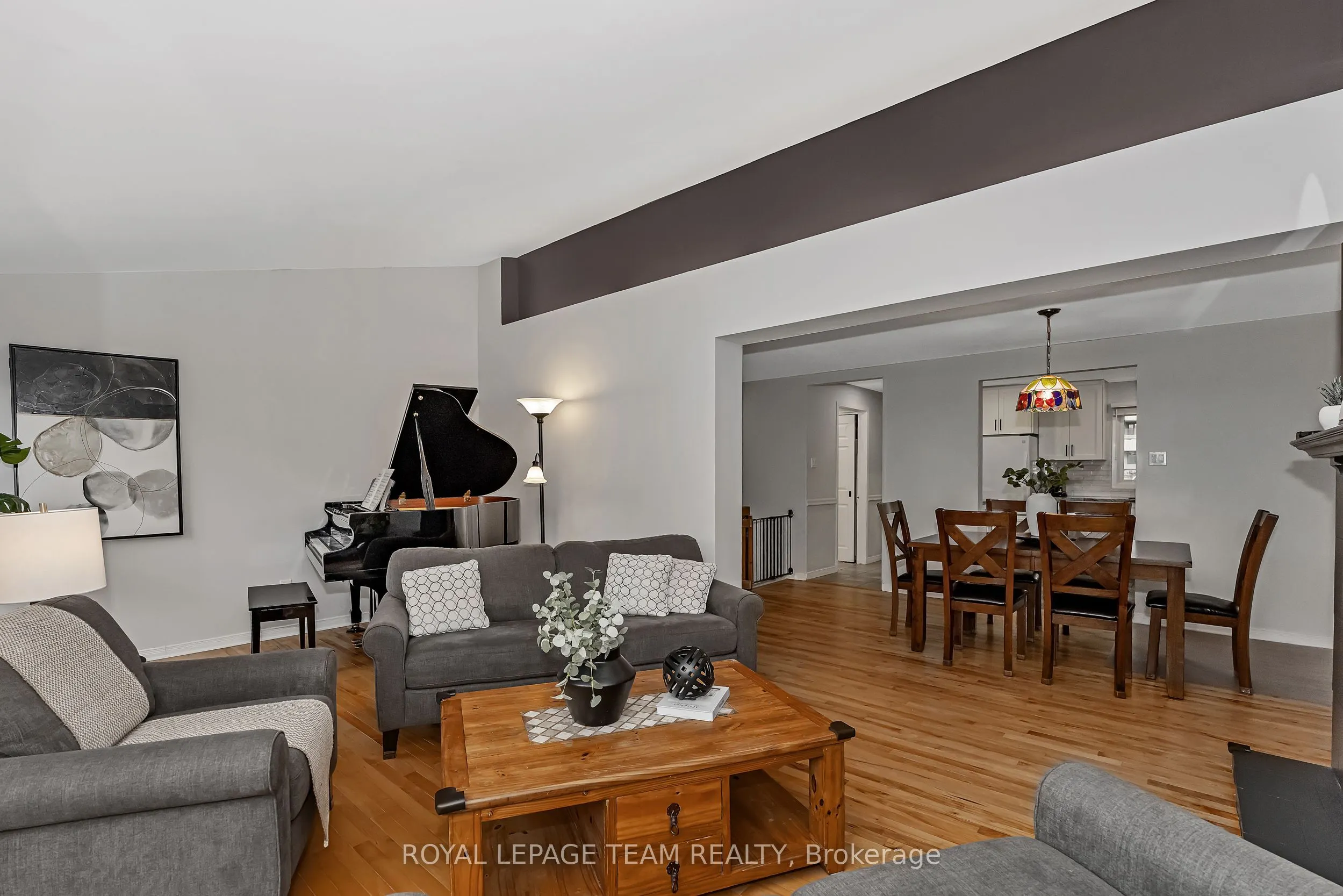 1095 Ambleside Drive, #21