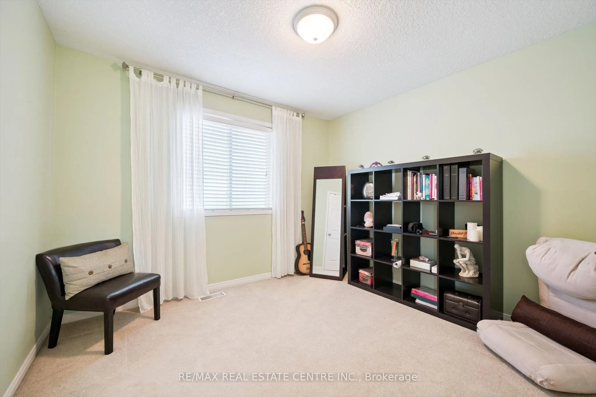 394 Sauve Crescent