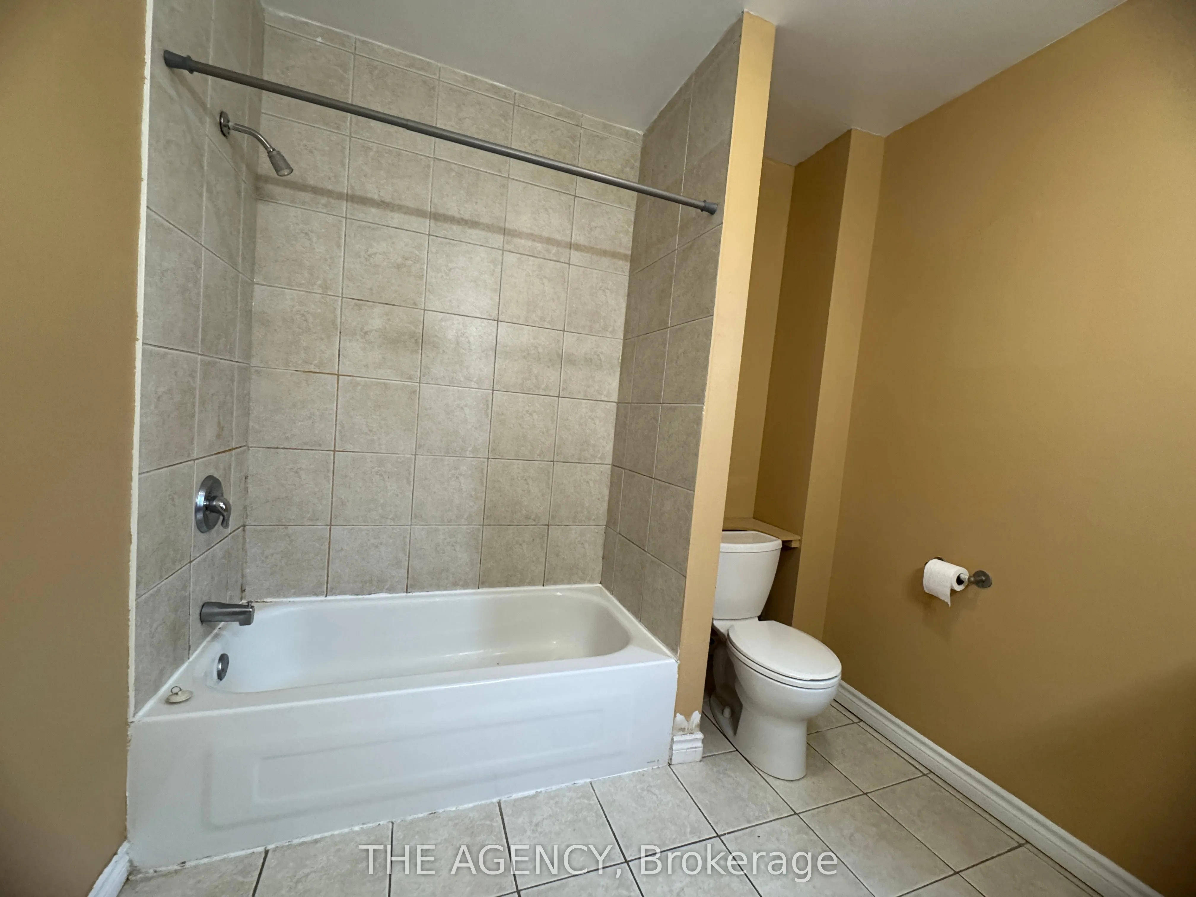 139 1/2 John Street S, #5