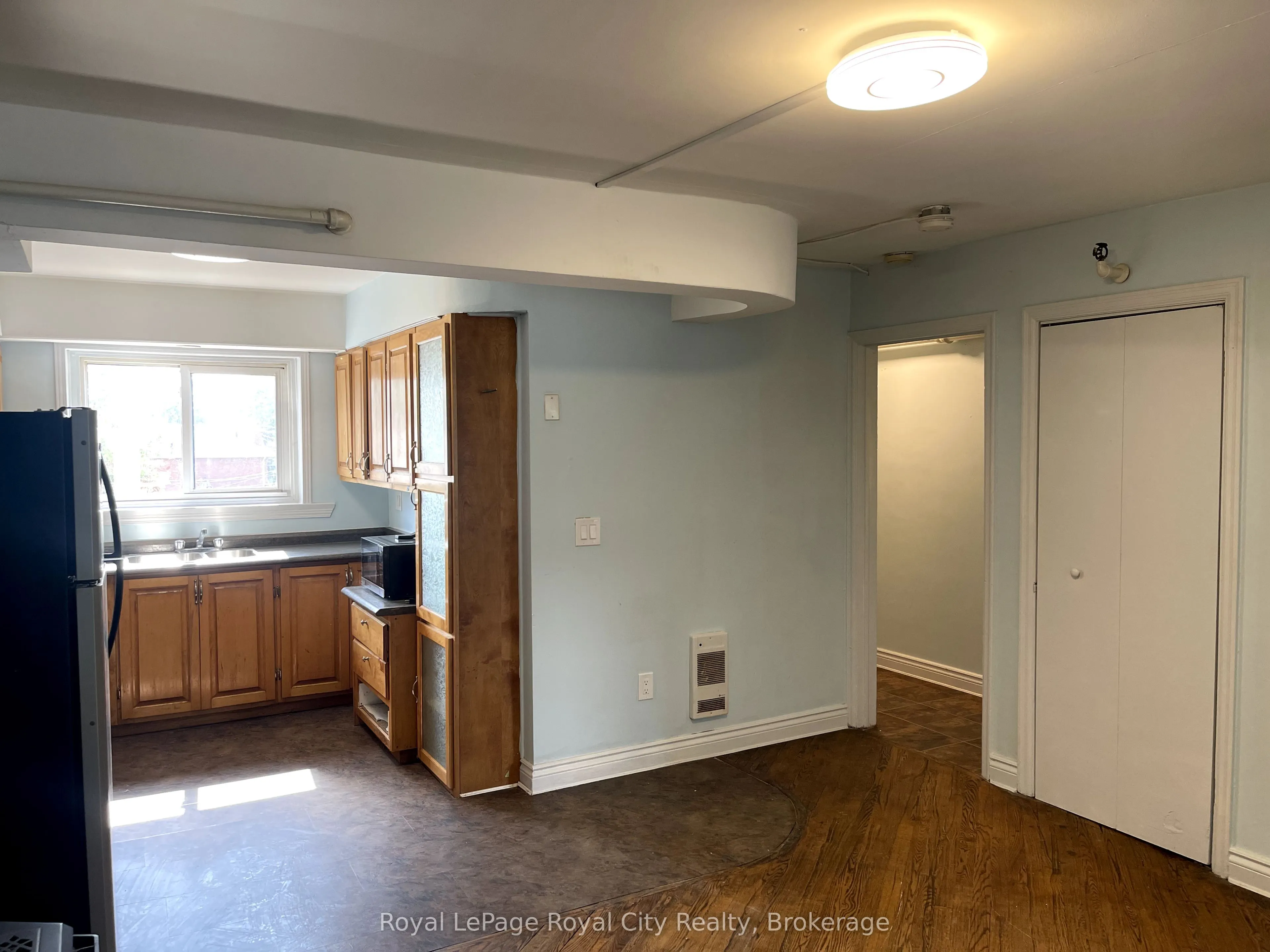 36 Essex Street, #B