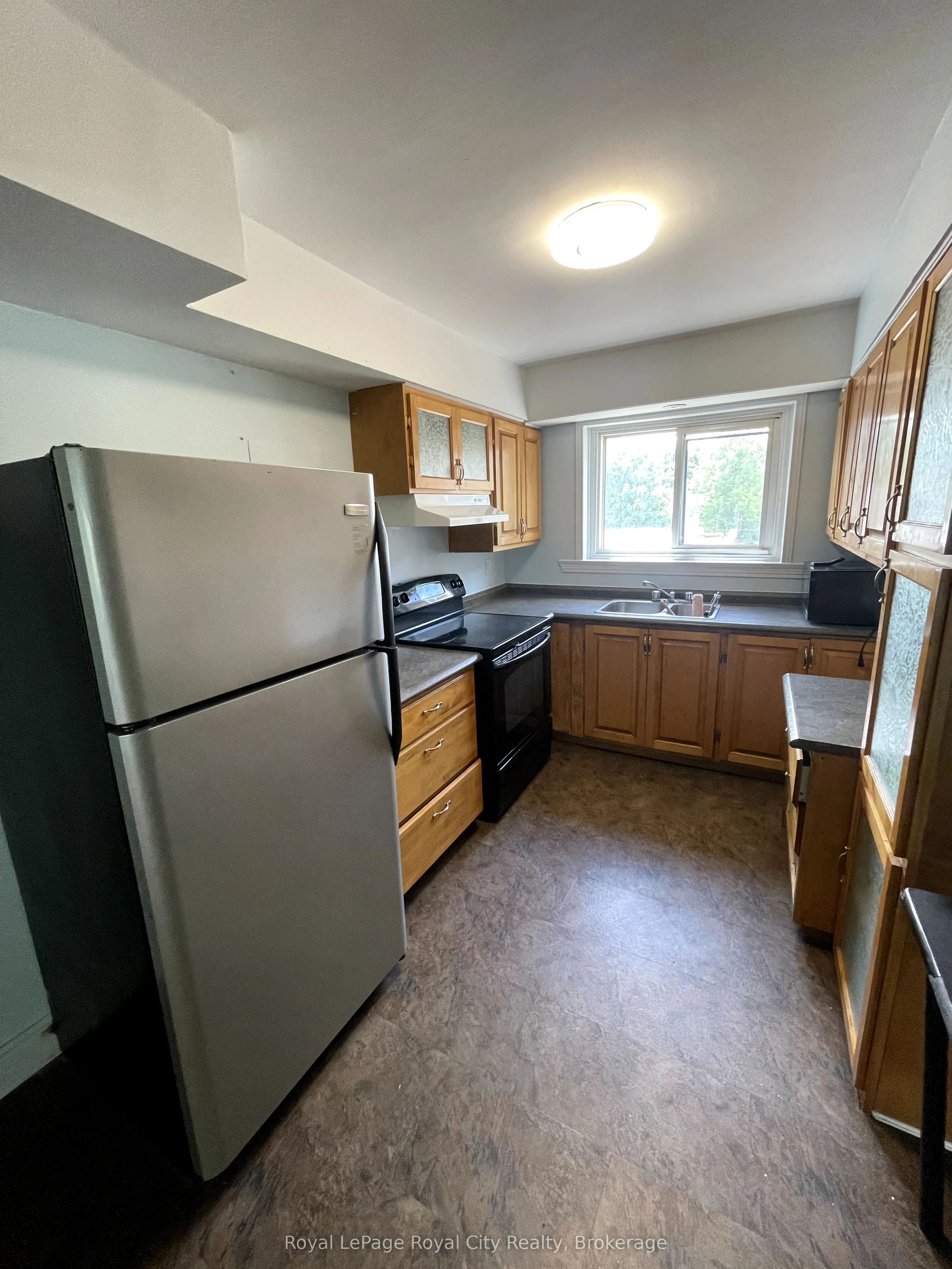 36 Essex Street, #B