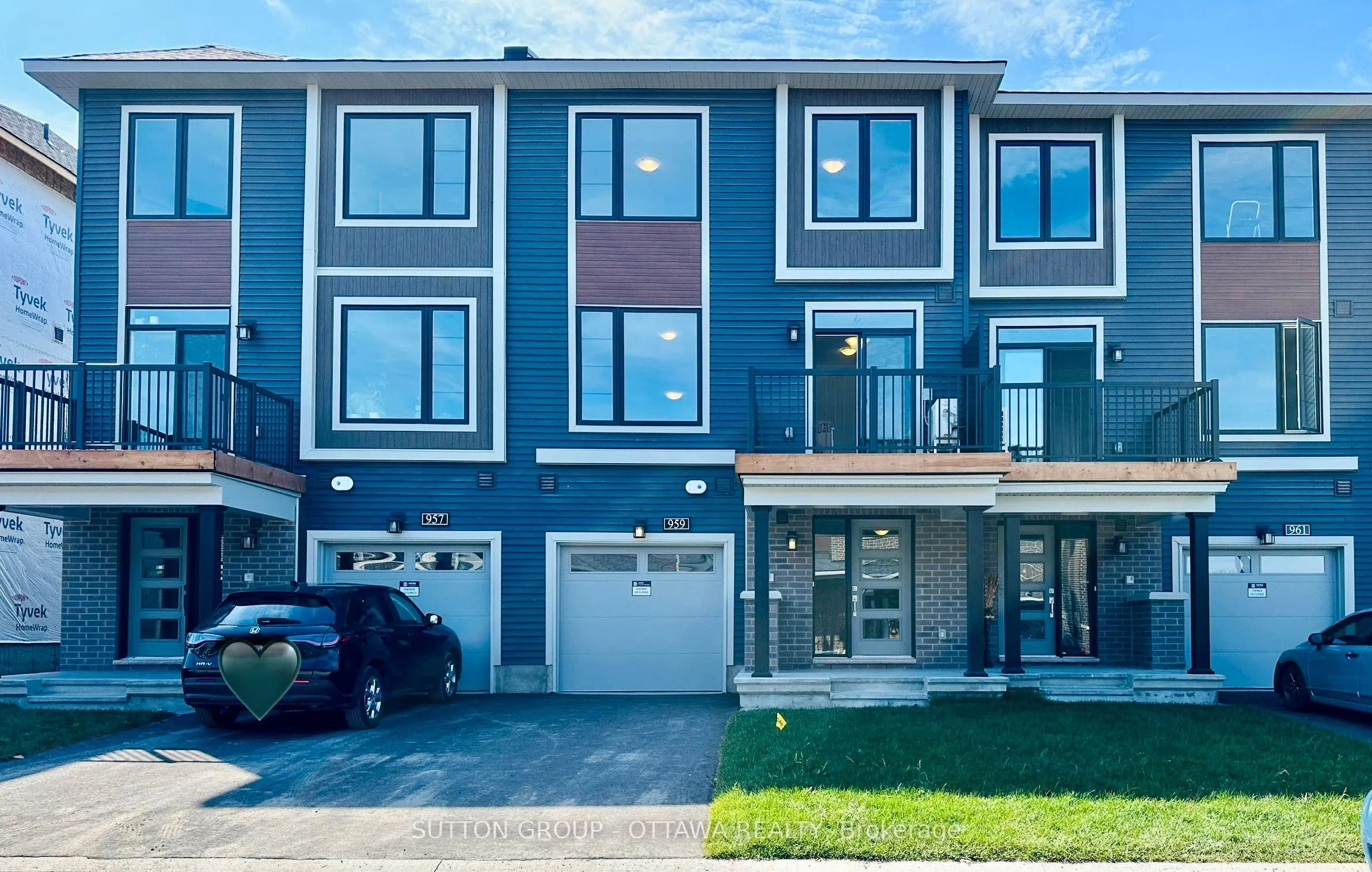 959 Eileen Vollick Crescent