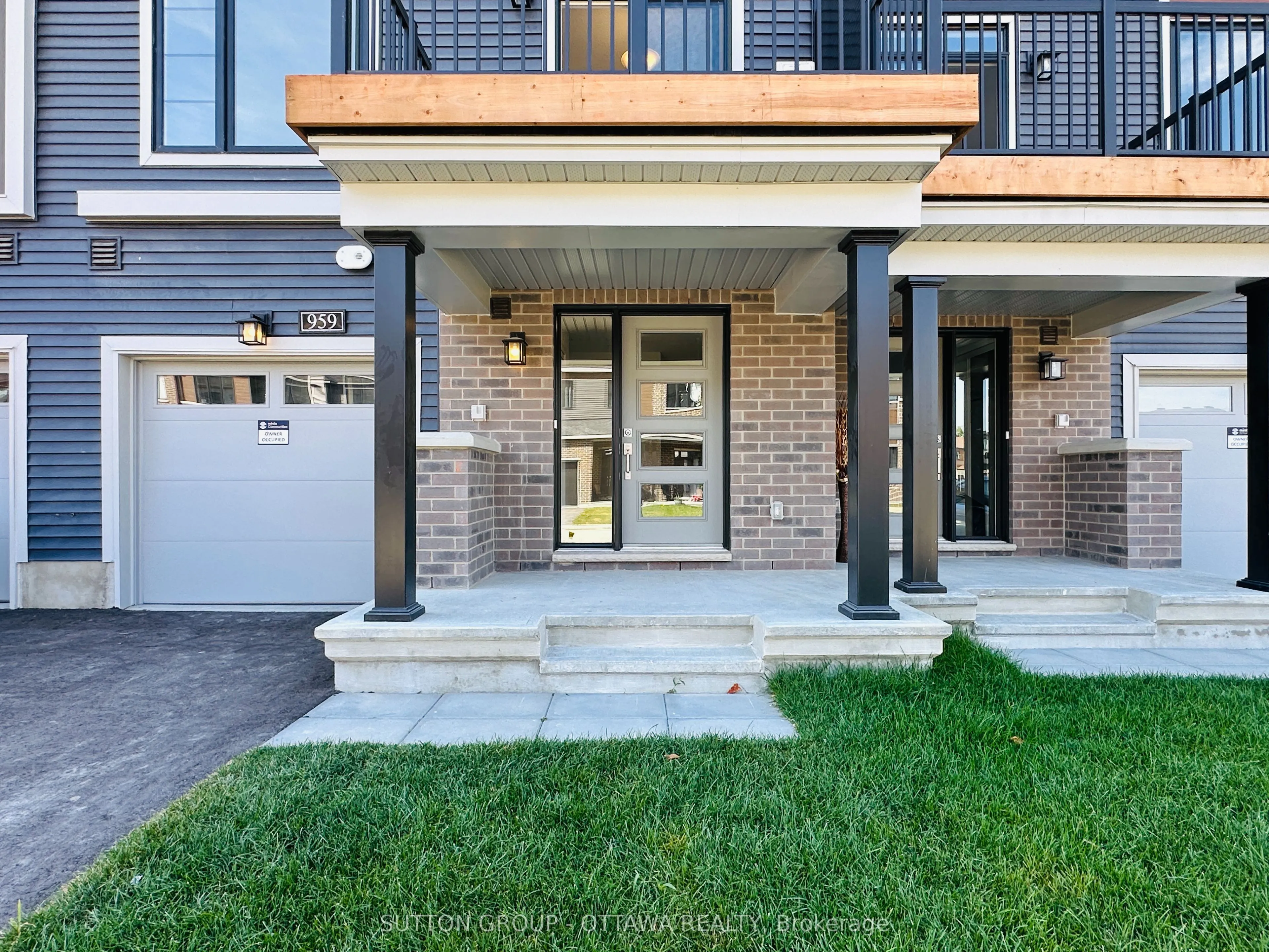 959 Eileen Vollick Crescent