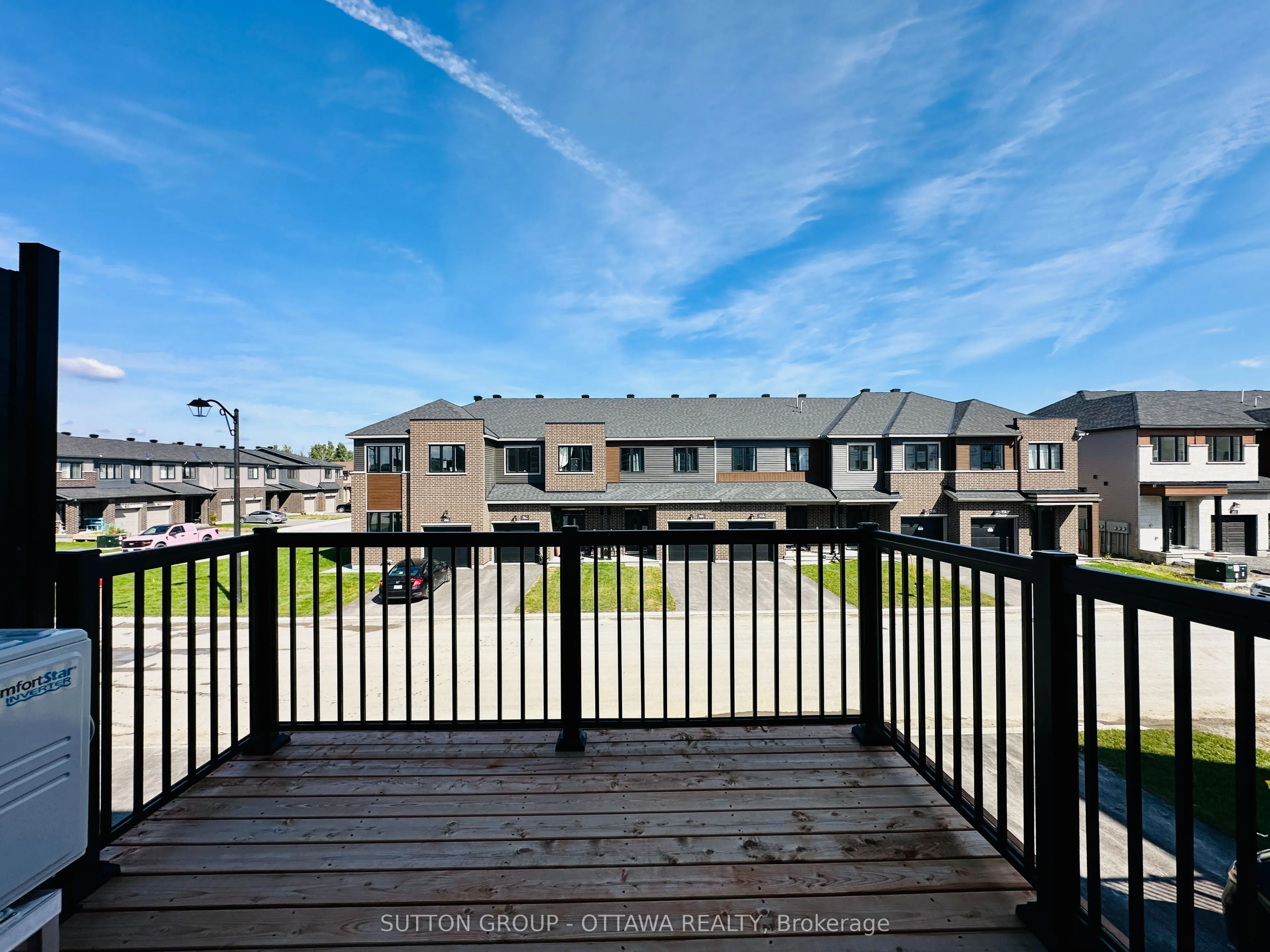 959 Eileen Vollick Crescent