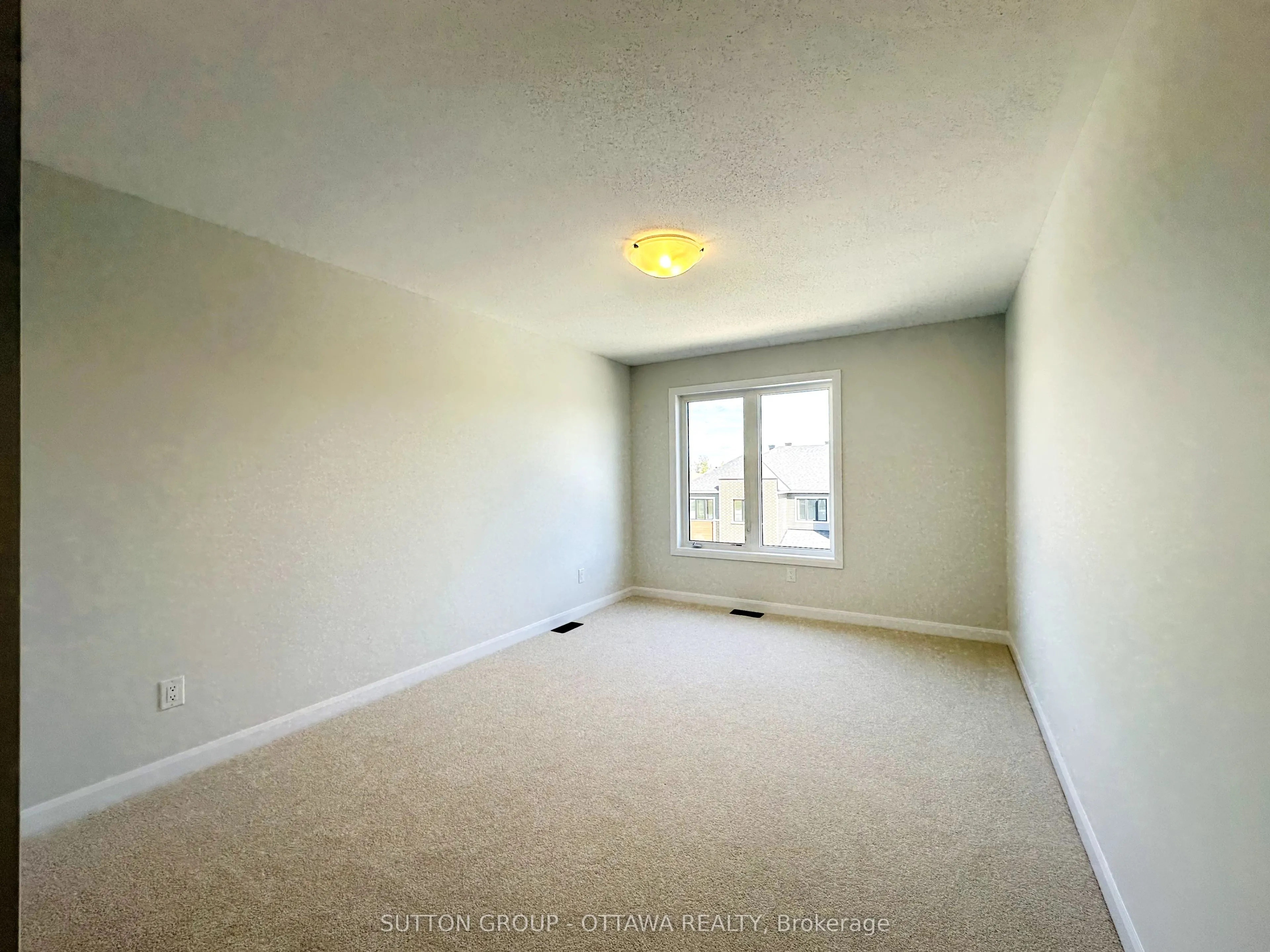 959 Eileen Vollick Crescent