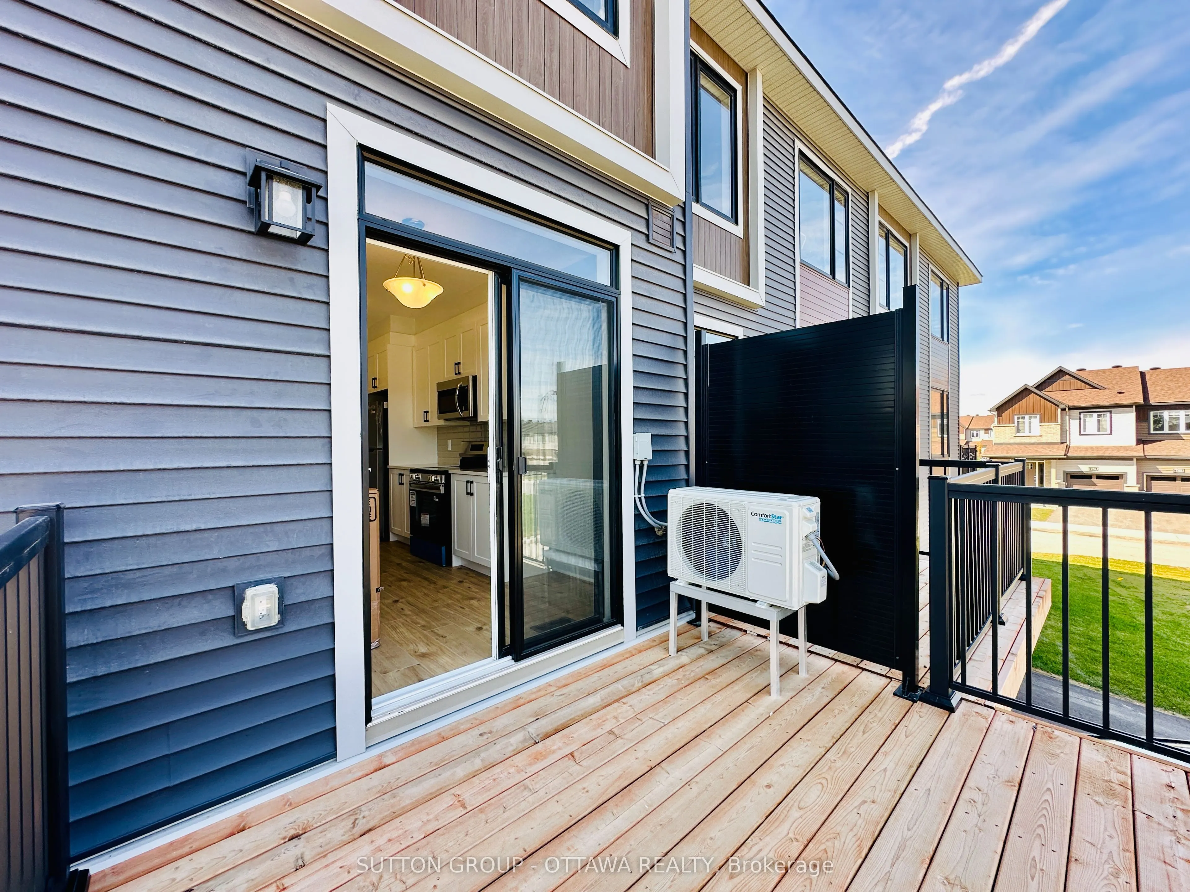959 Eileen Vollick Crescent