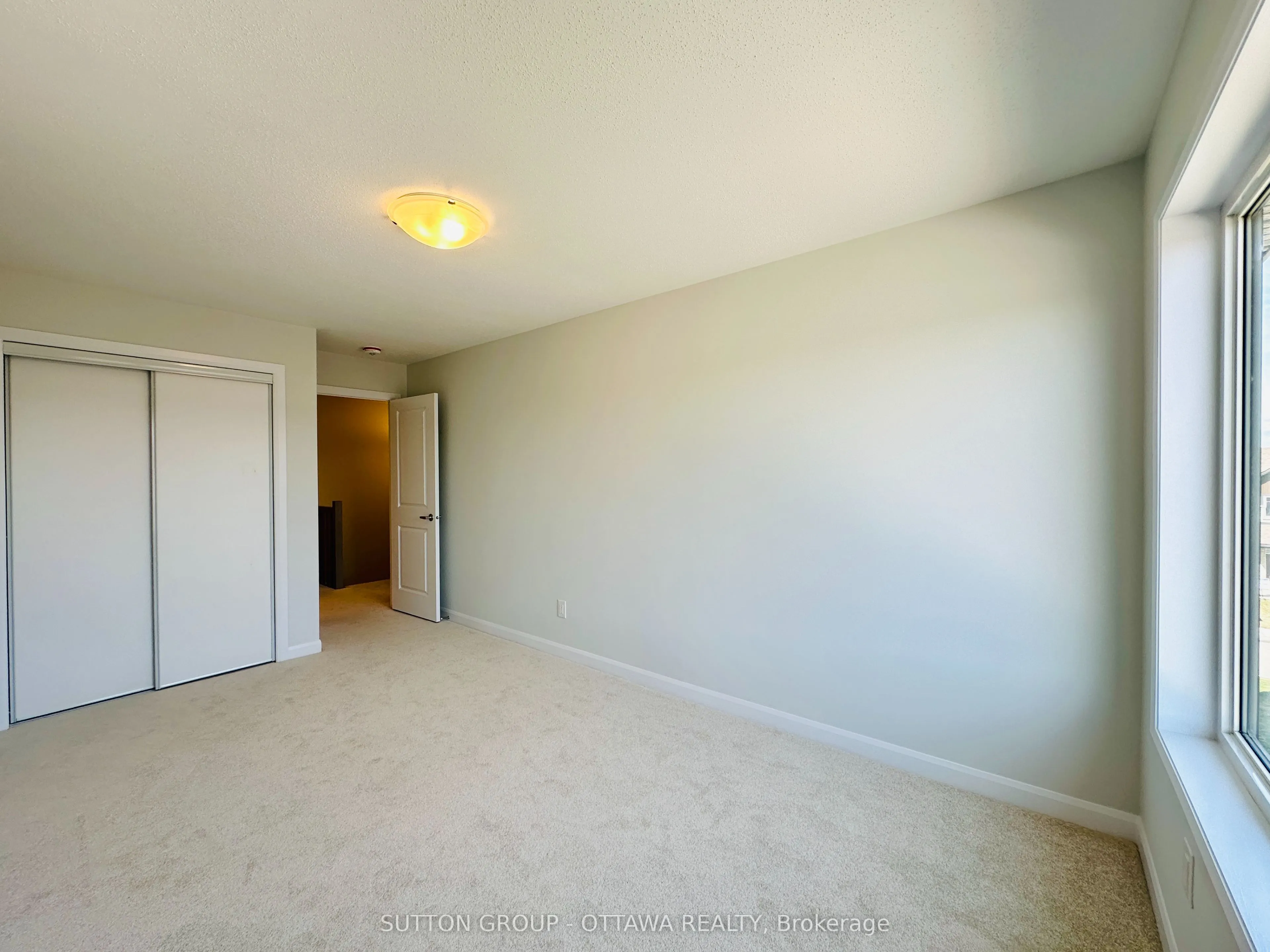 959 Eileen Vollick Crescent