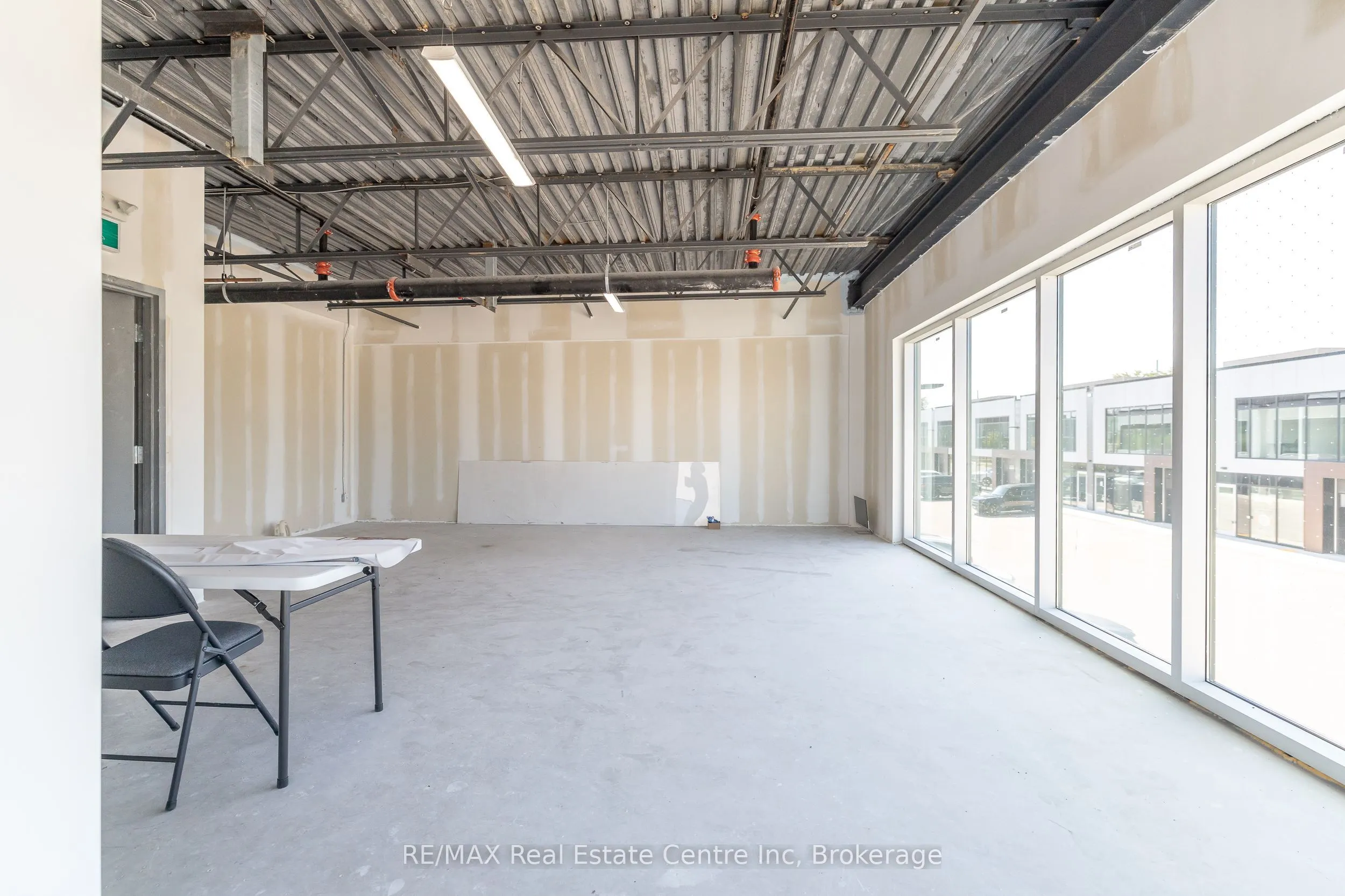587 Hanlon Creek Boulevard, #8