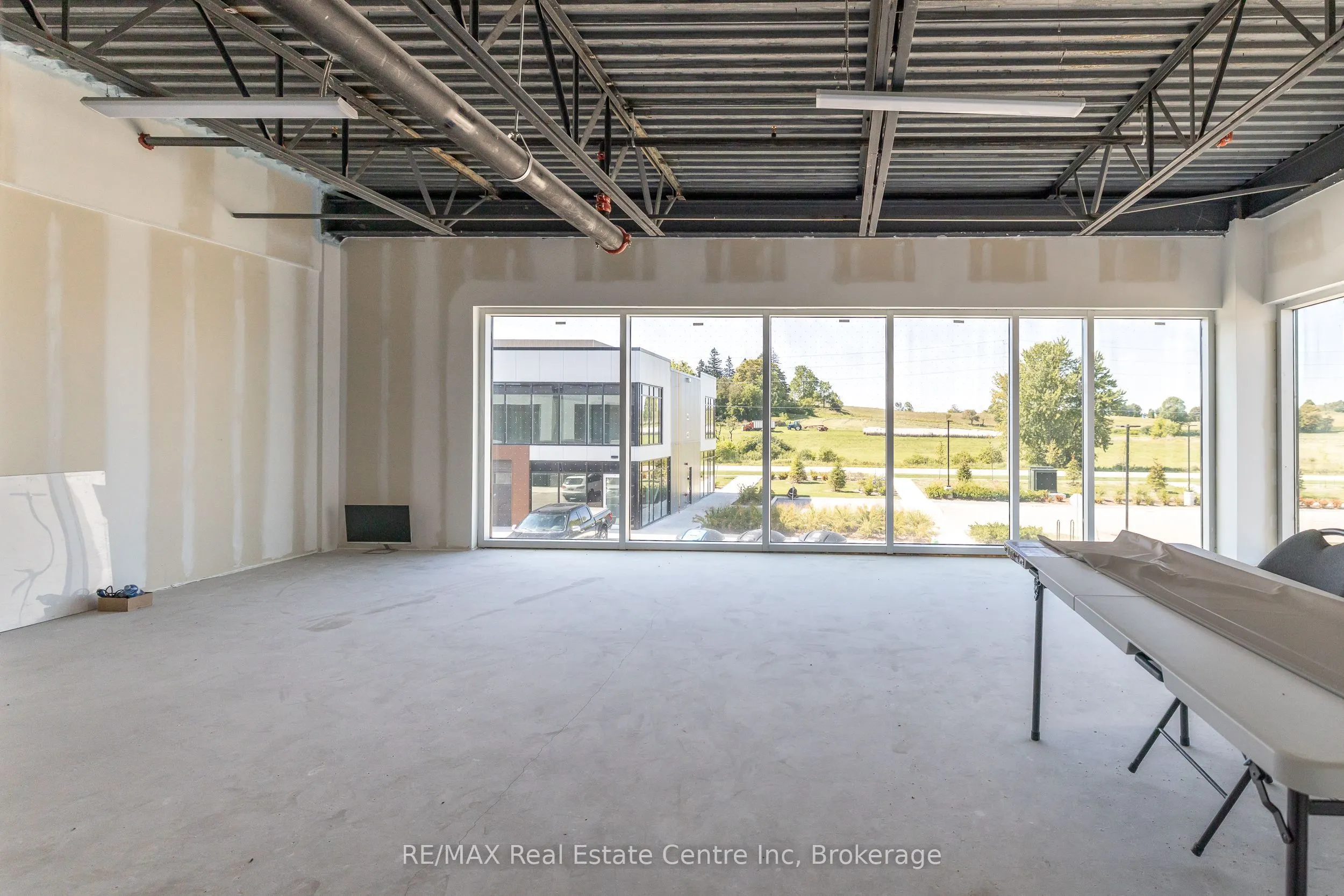 587 Hanlon Creek Boulevard, #8