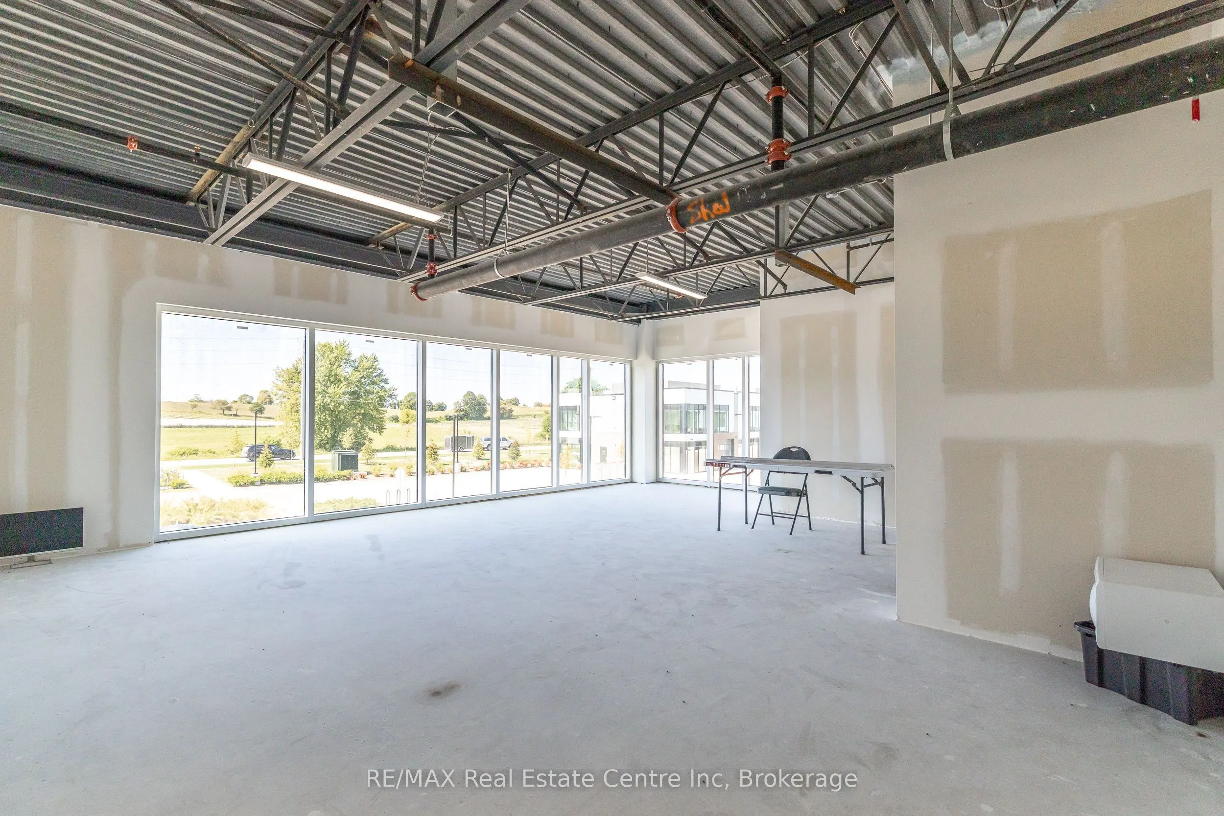 587 Hanlon Creek Boulevard, #8