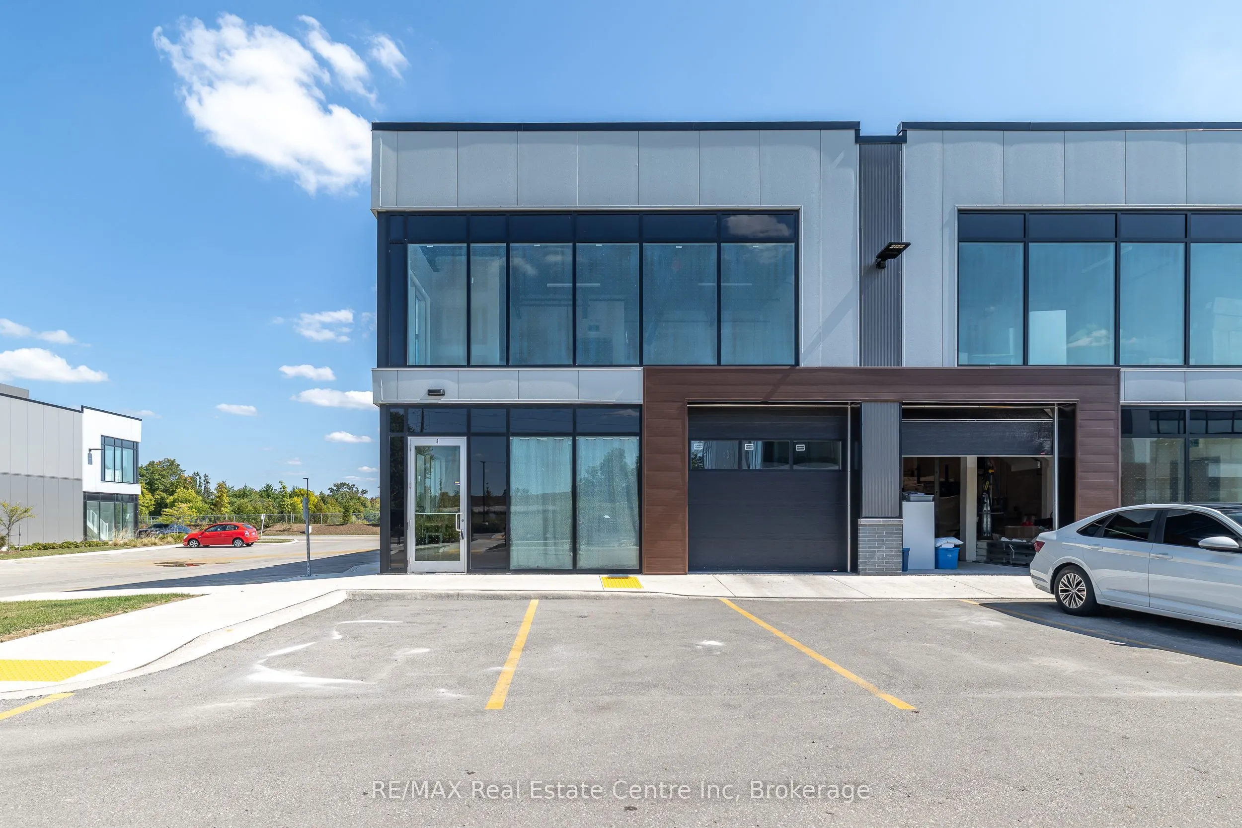 587 Hanlon Creek Boulevard, #8
