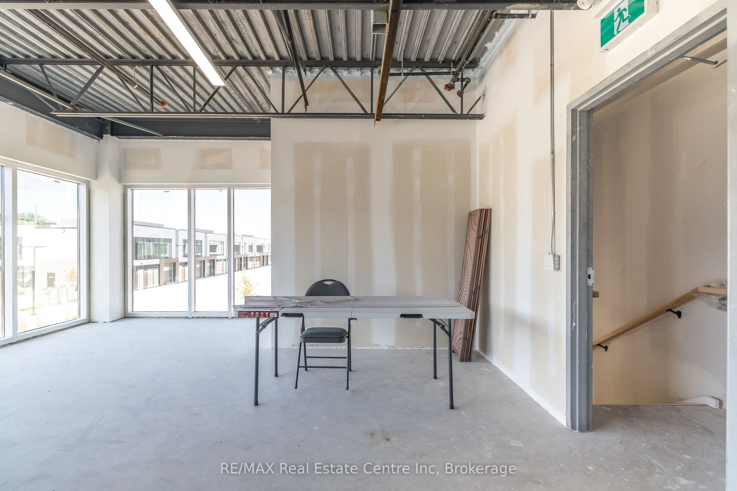 587 Hanlon Creek Boulevard, #8