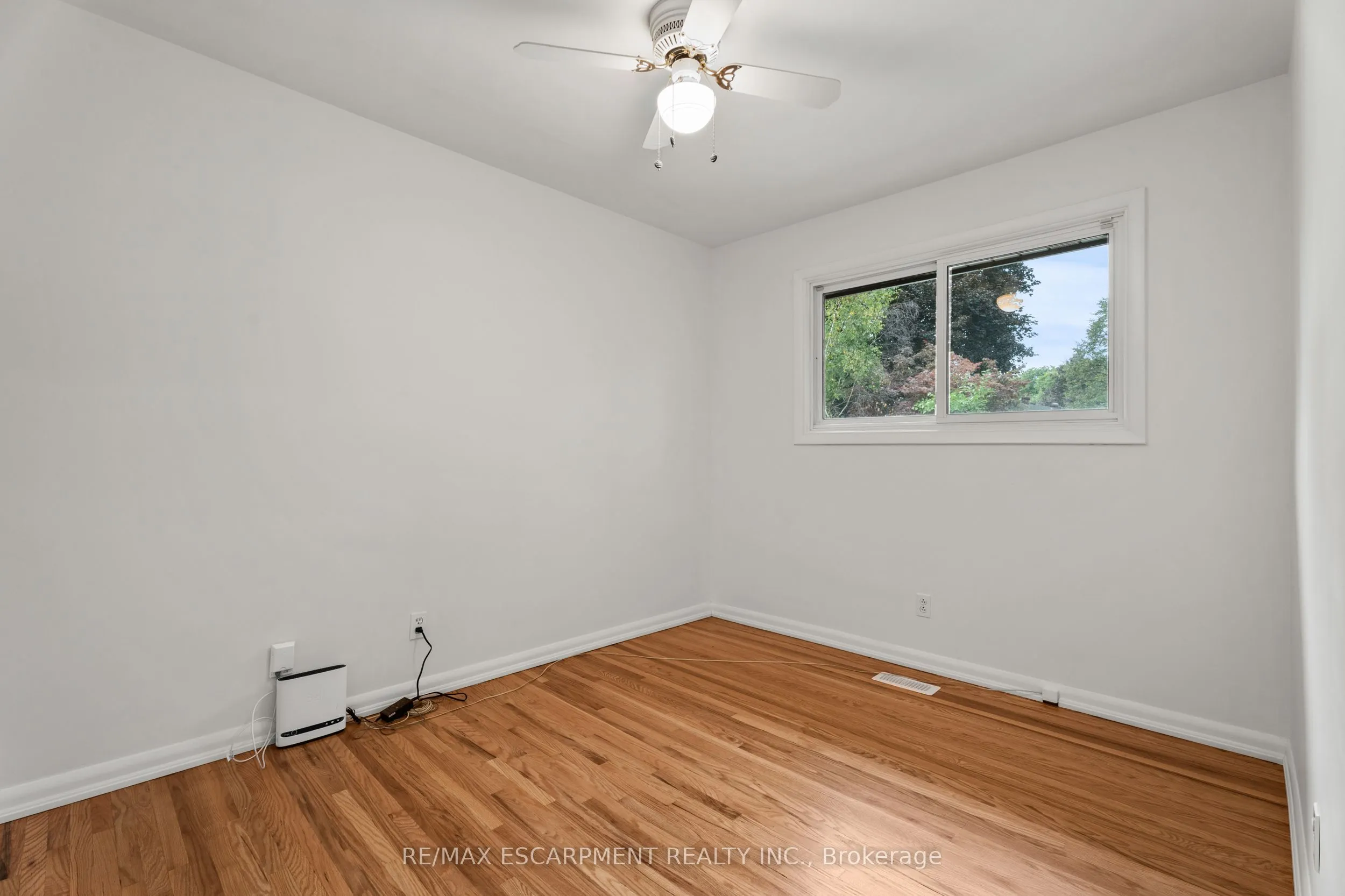 98 Laurier Avenue