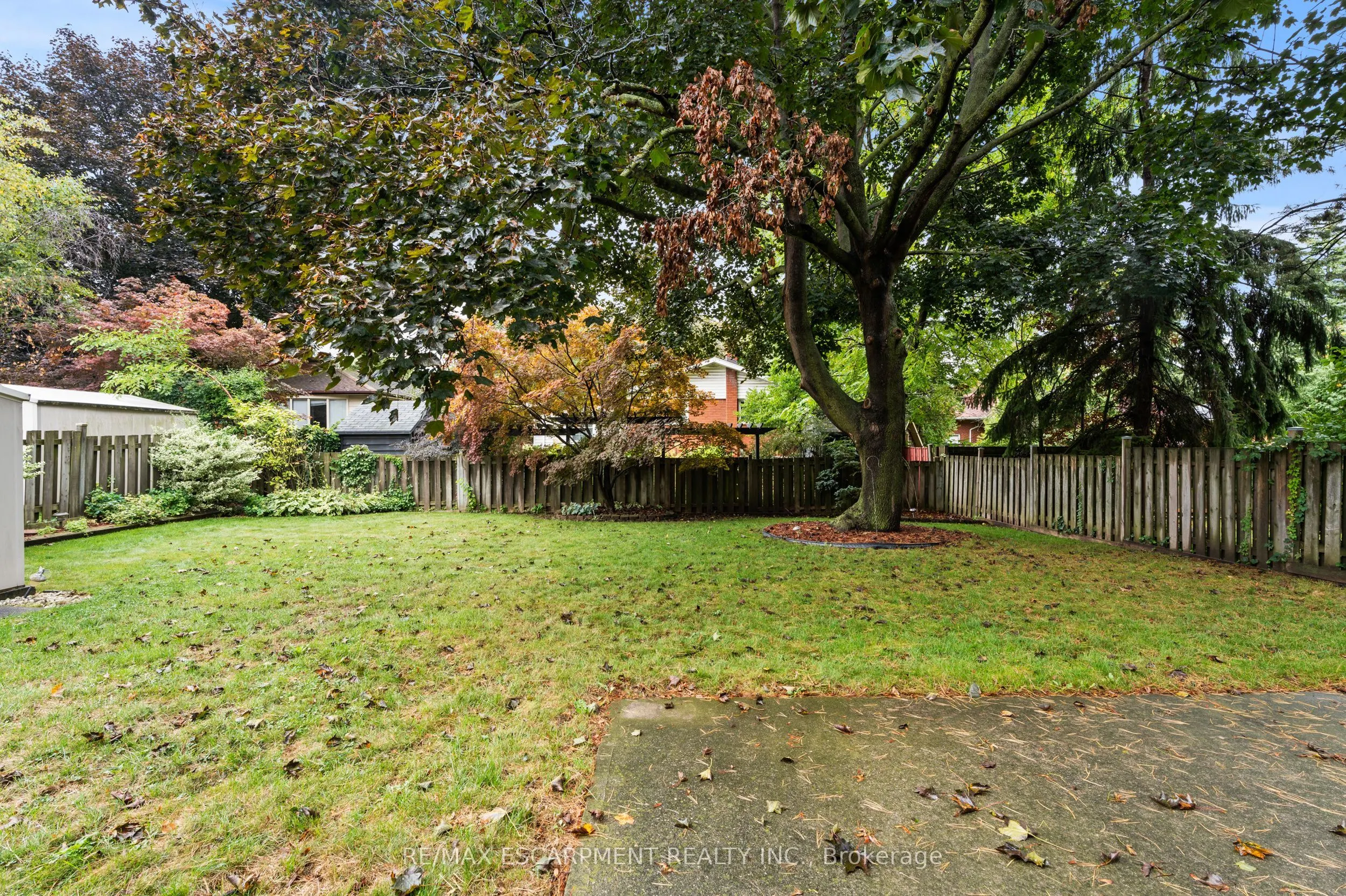 98 Laurier Avenue
