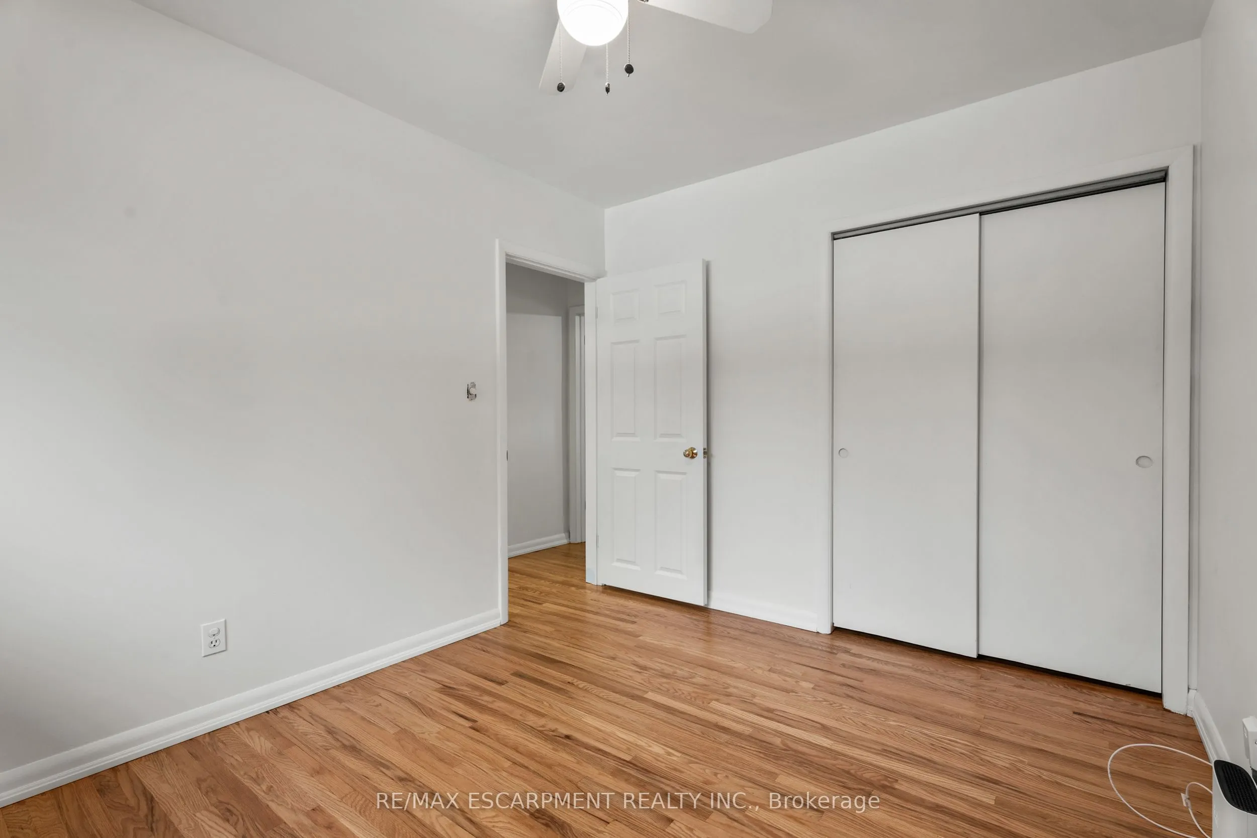98 Laurier Avenue