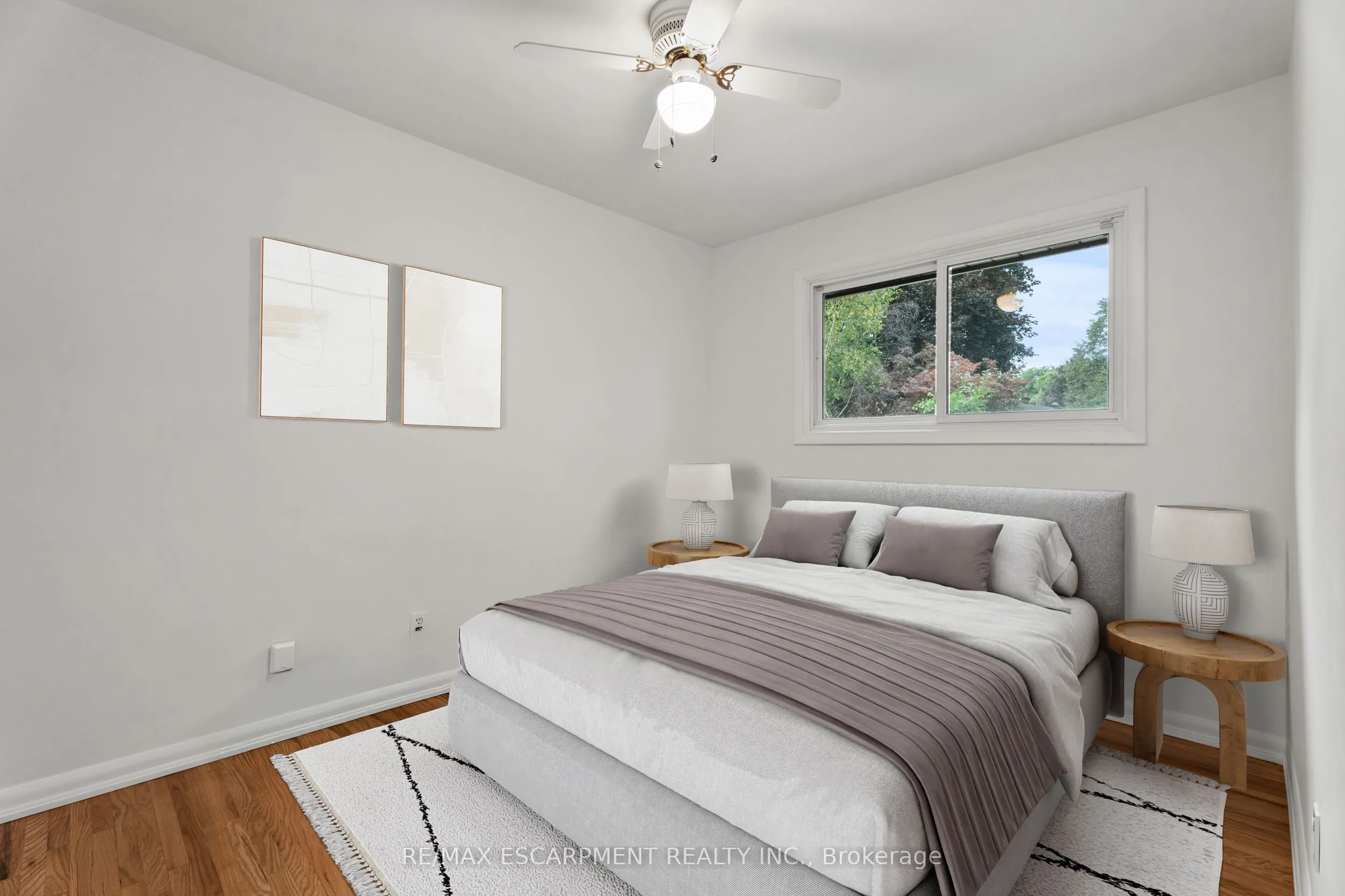 98 Laurier Avenue