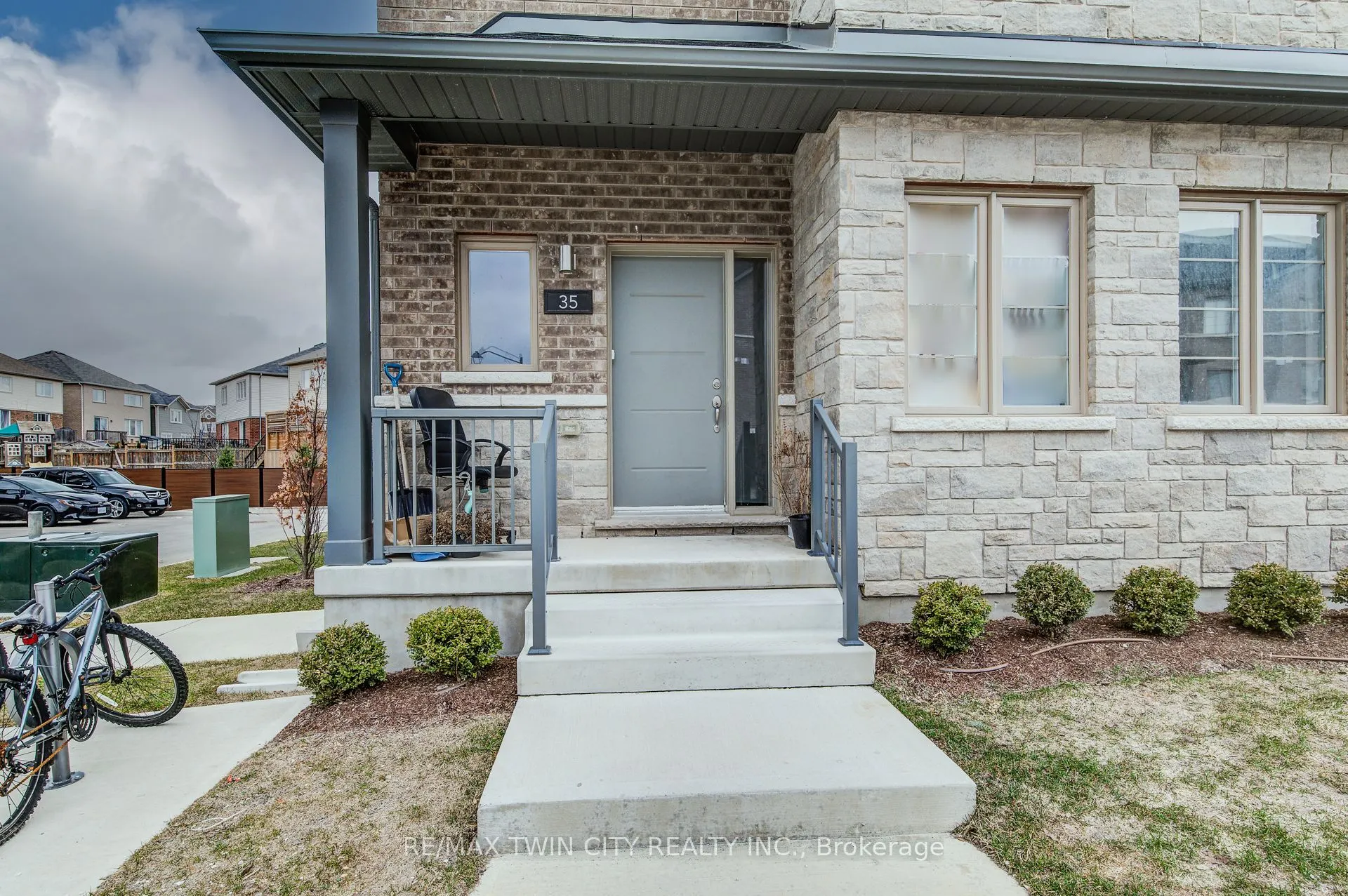 205 West Oak Trail