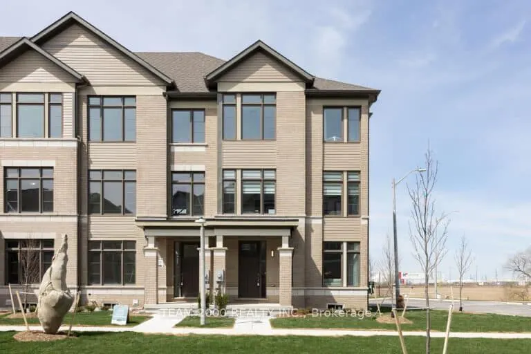 10 Freedom Crescent, #12