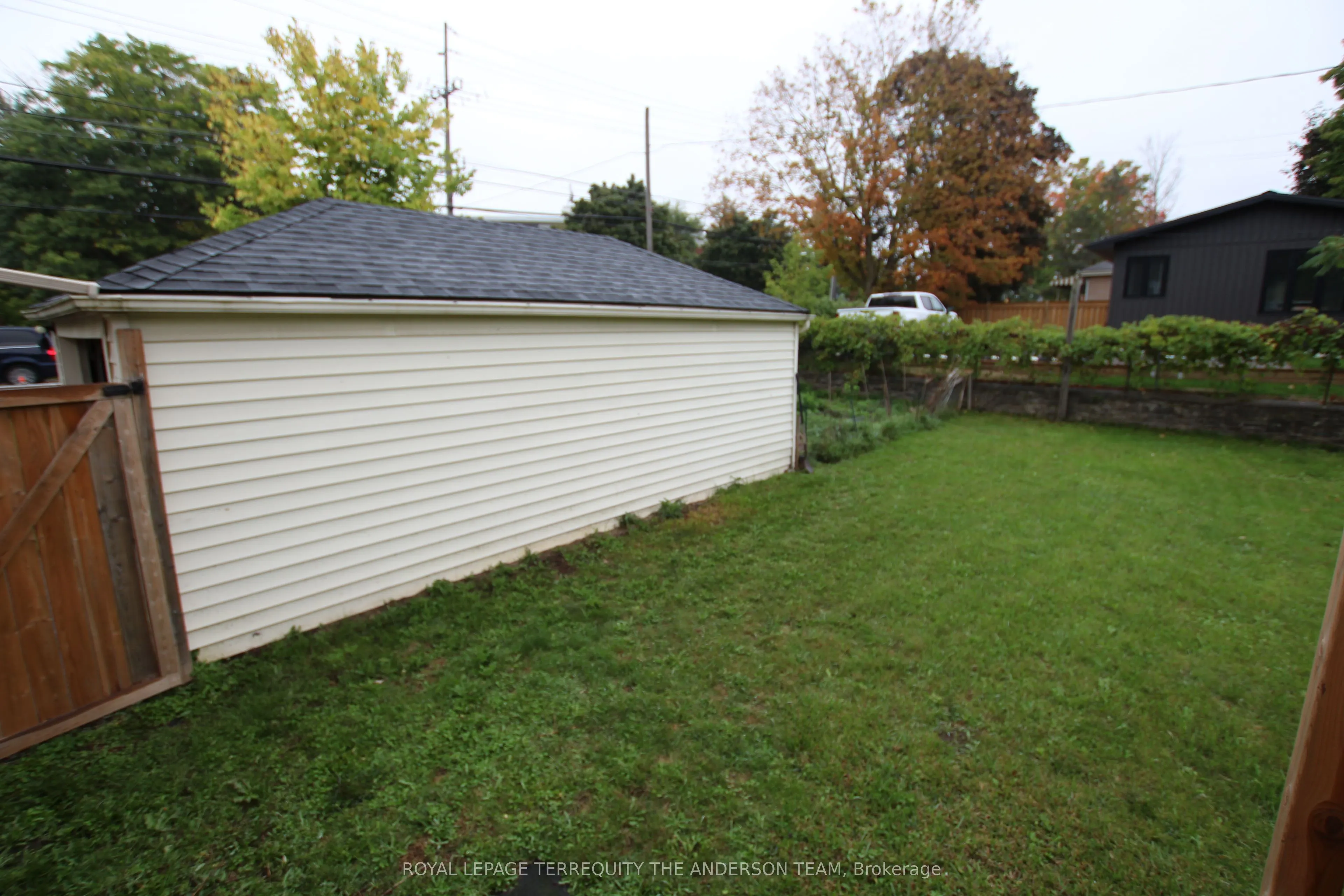 833 Rishor Crescent