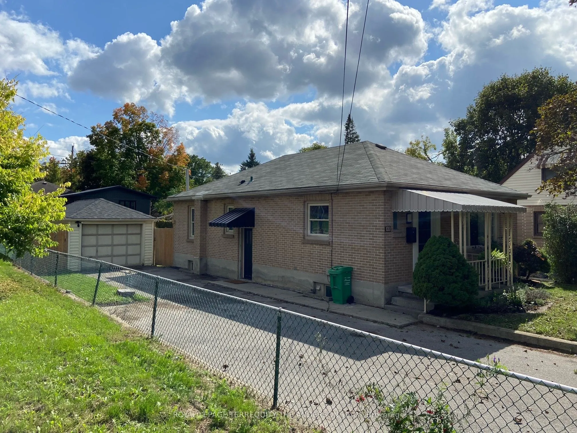 833 Rishor Crescent
