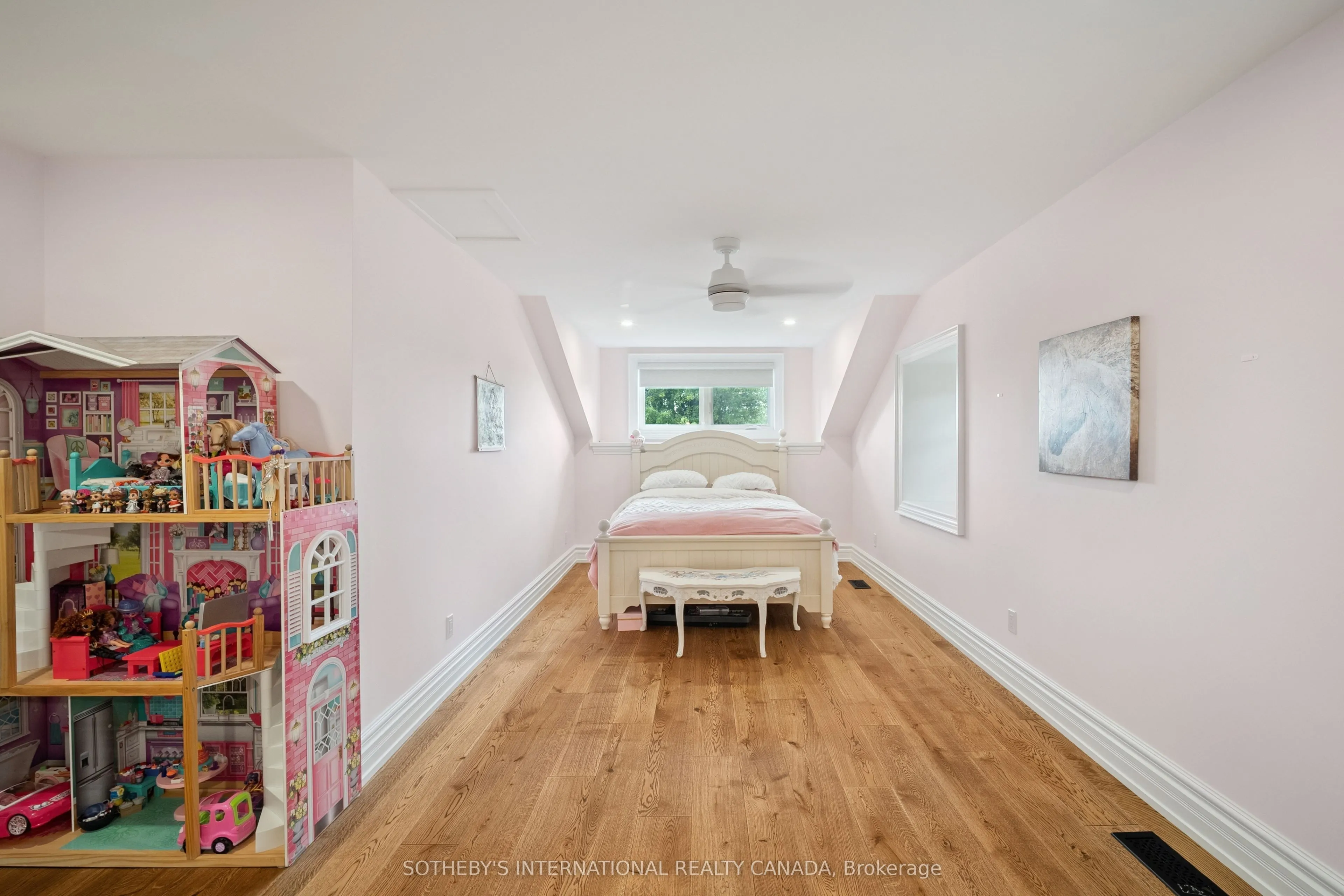 4085 Victoria Road S
