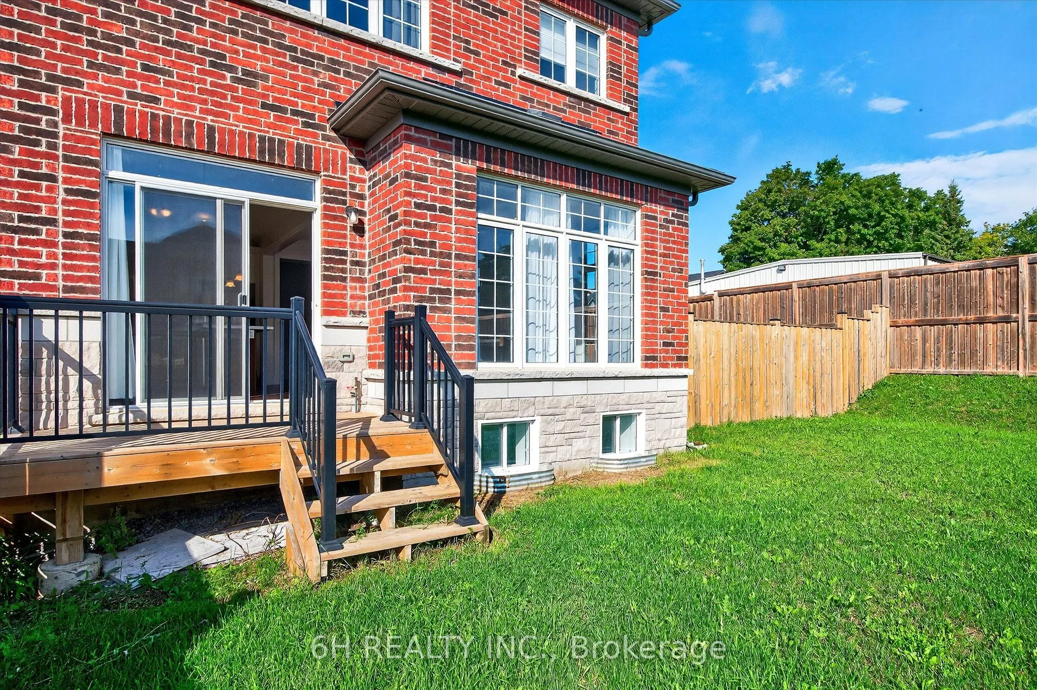 14 FERNRIDGE Heights