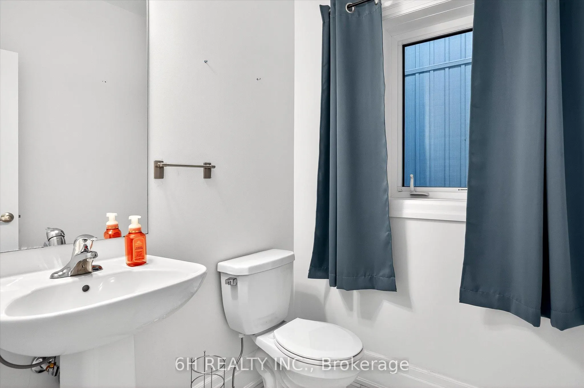 14 FERNRIDGE Heights
