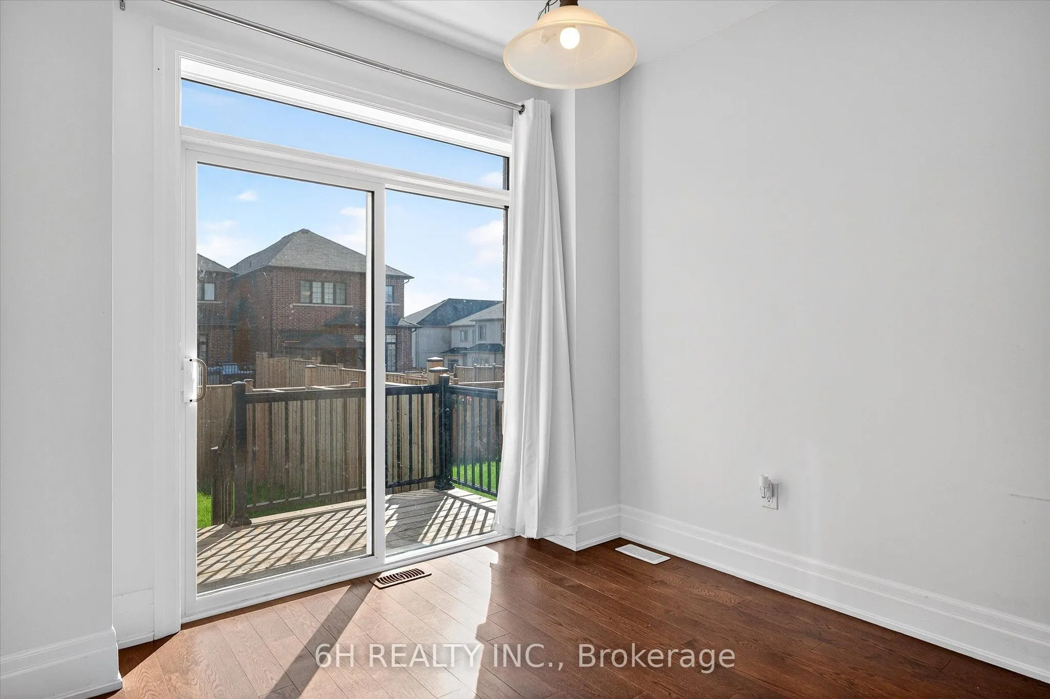 14 FERNRIDGE Heights